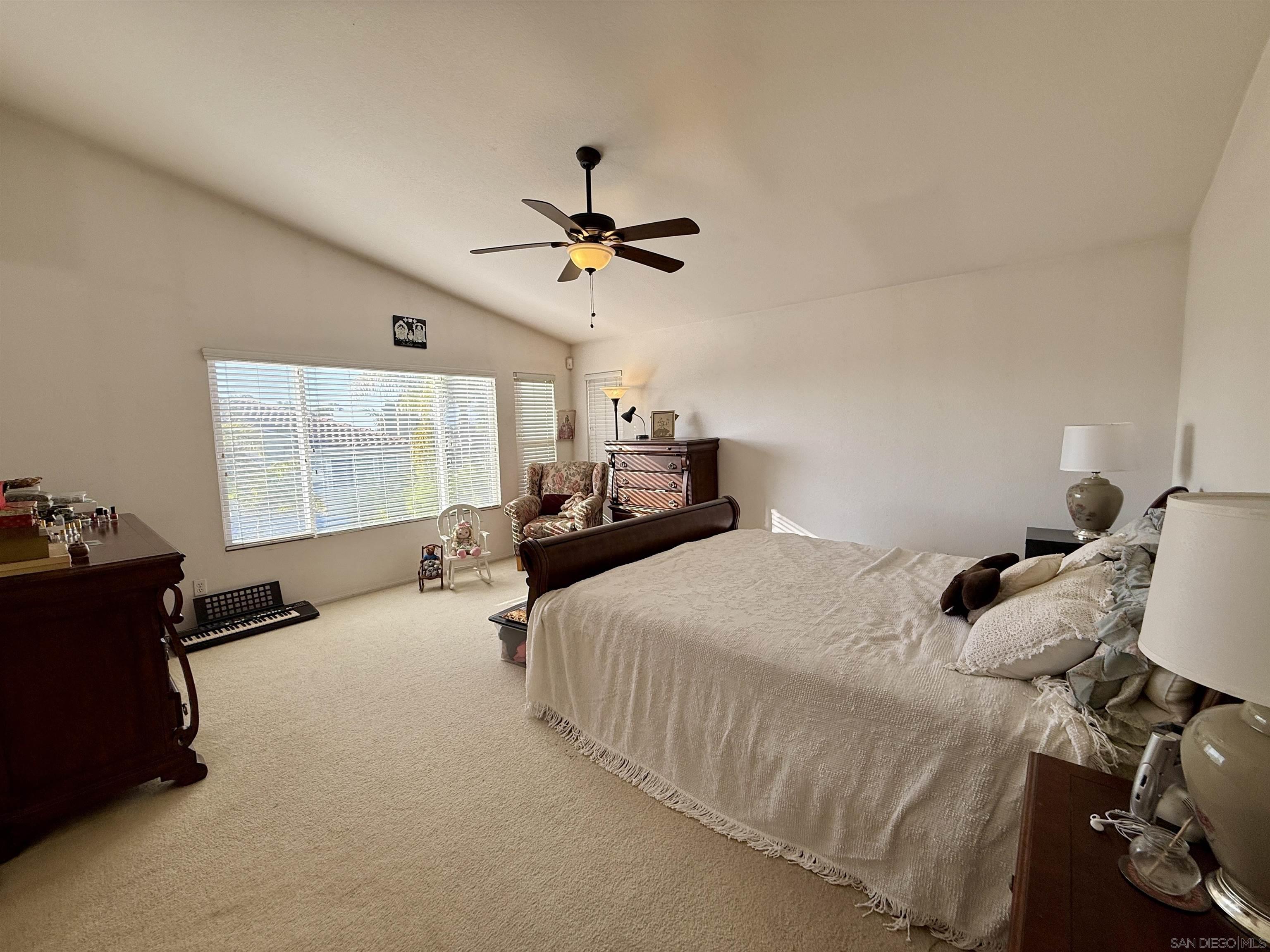 Detail Gallery Image 23 of 45 For 5559 Willowmere  Ln, San Diego,  CA 92130 - 5 Beds | 3 Baths