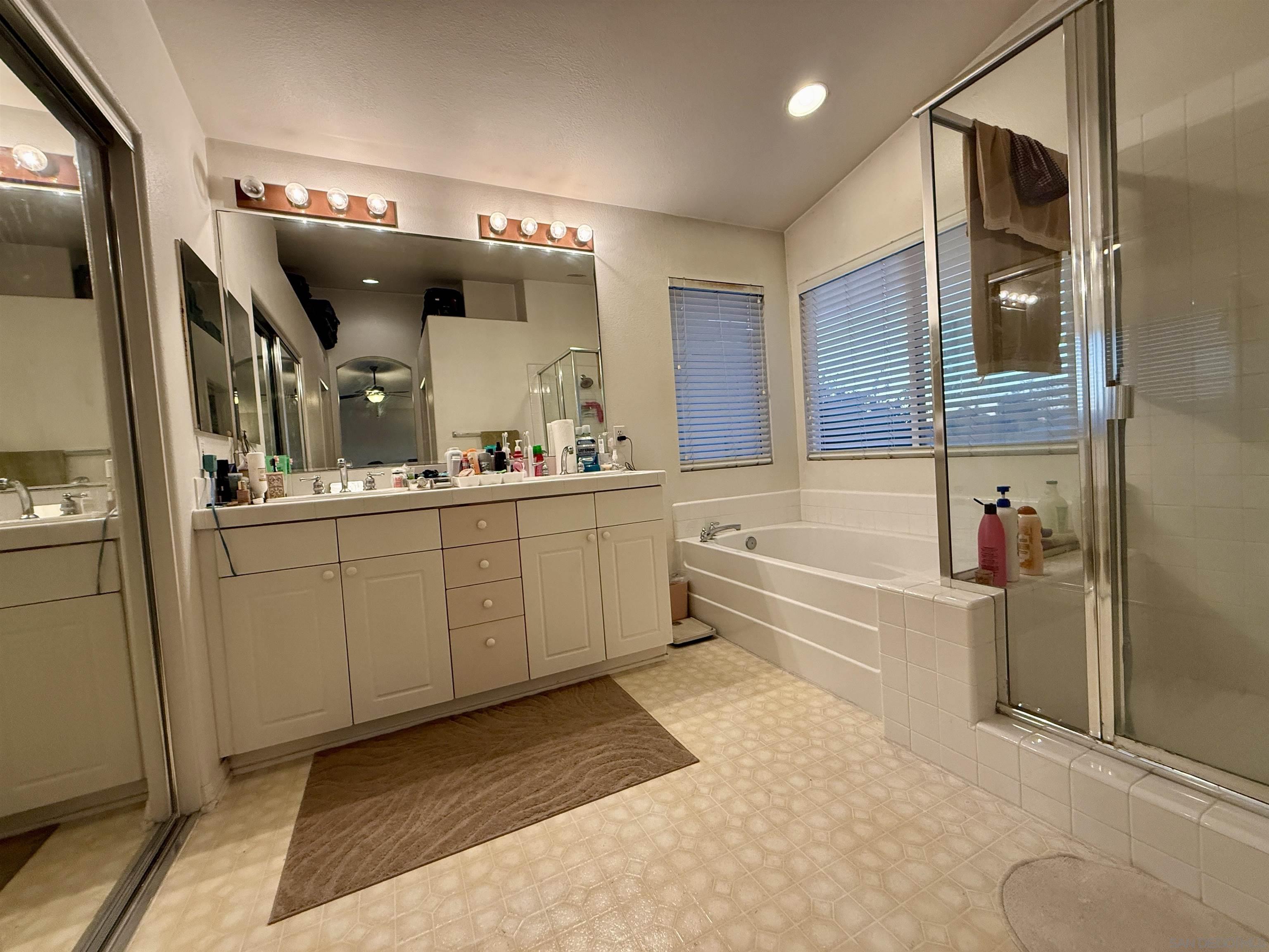 Detail Gallery Image 24 of 35 For 5559 Willowmere  Ln, San Diego,  CA 92130 - 5 Beds | 3 Baths