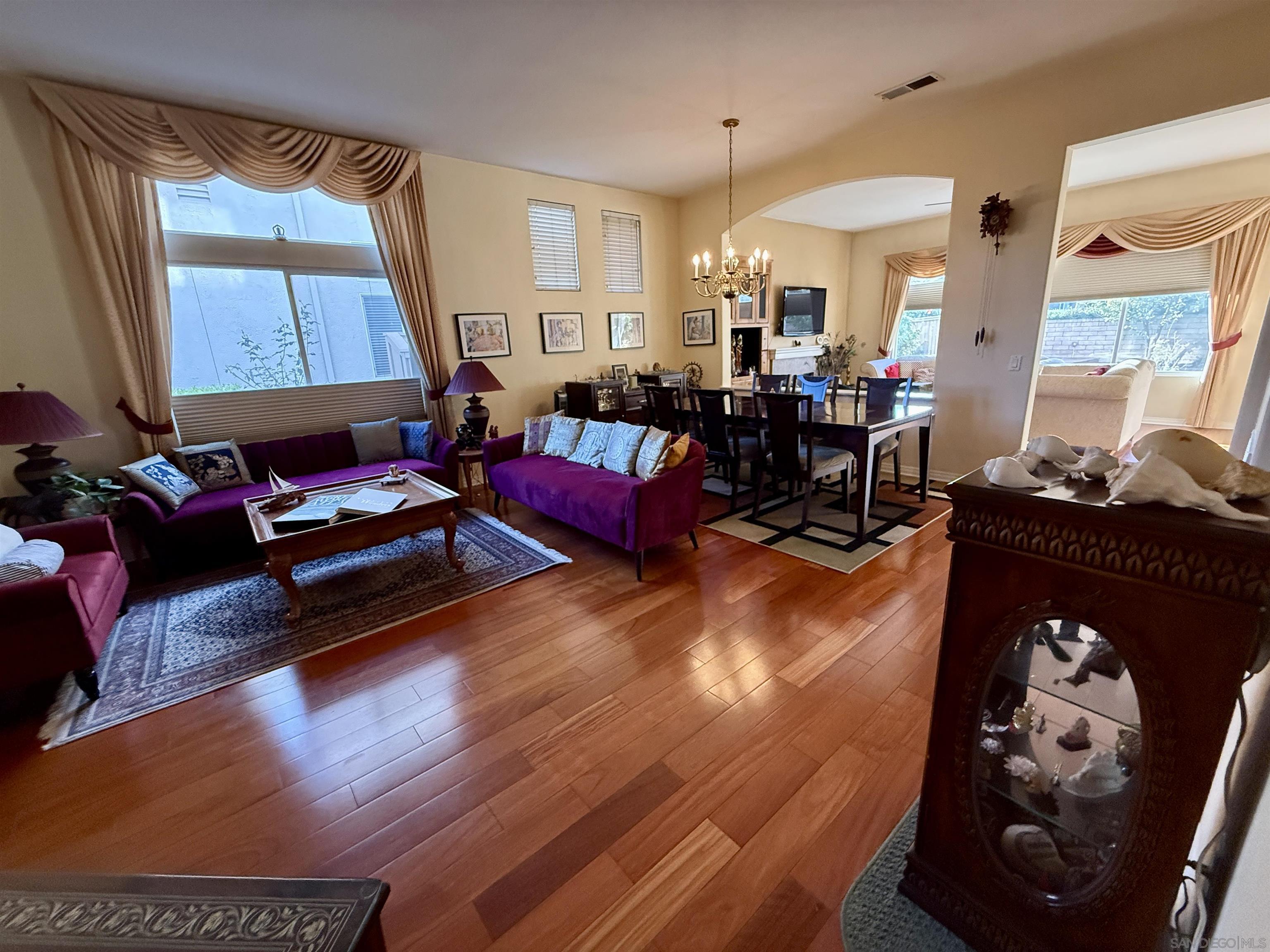 Detail Gallery Image 5 of 45 For 5559 Willowmere  Ln, San Diego,  CA 92130 - 5 Beds | 3 Baths