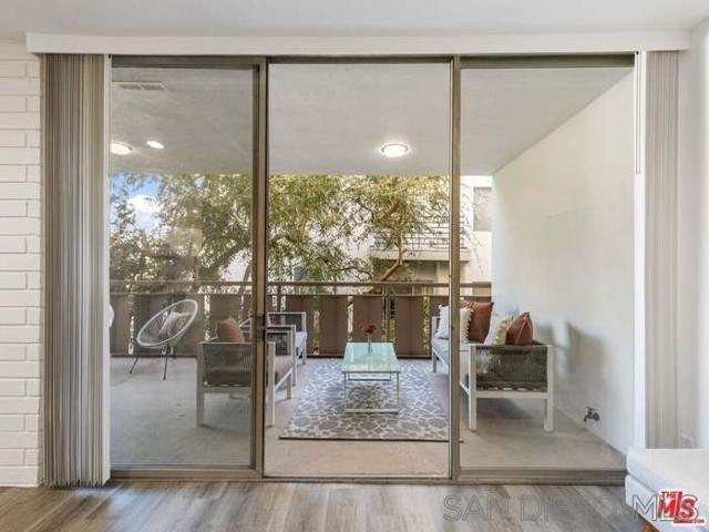 Detail Gallery Image 3 of 14 For 11044  Ophir Dr  506, Los Angeles,  CA 90024 - 3 Beds | 2 Baths