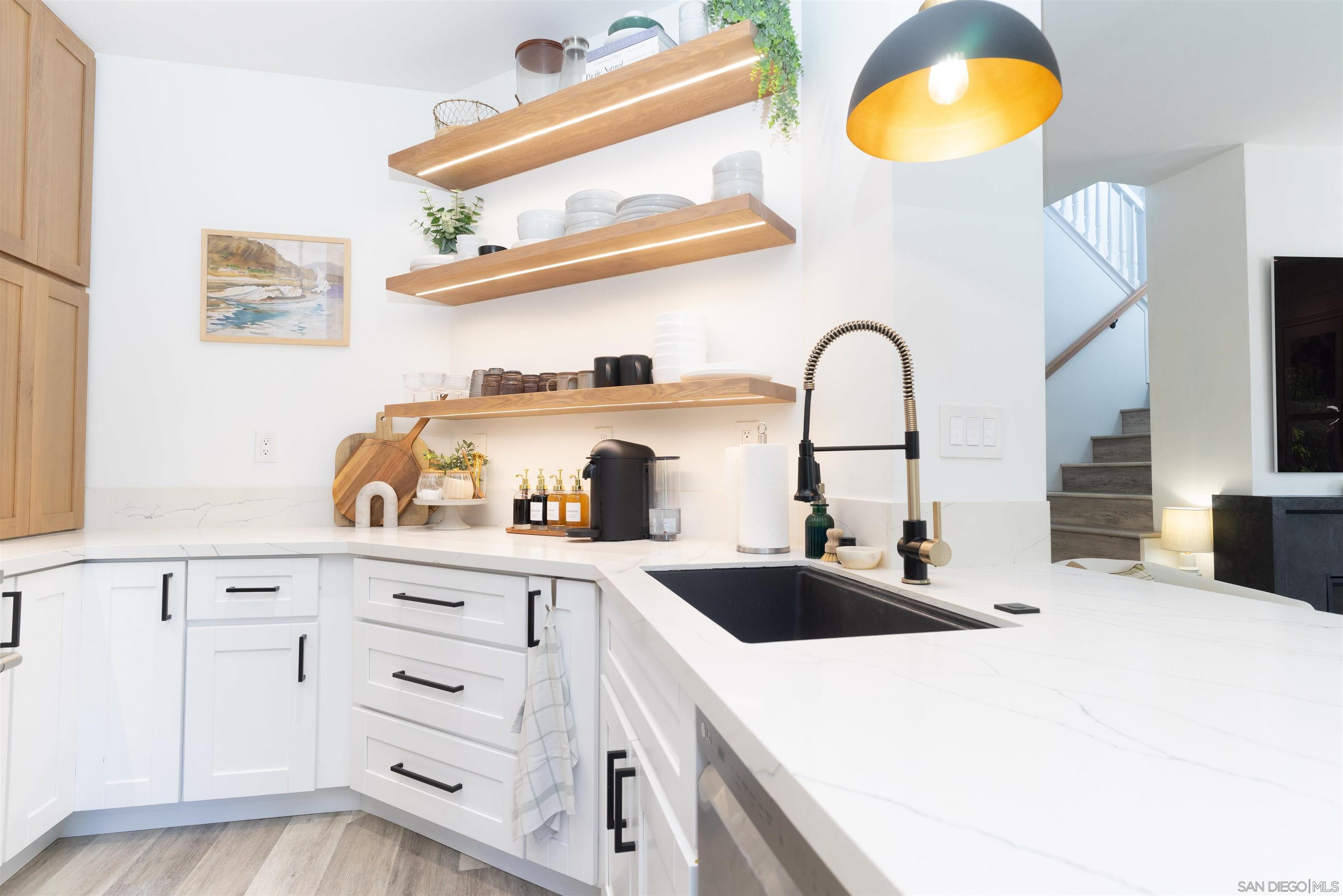 Detail Gallery Image 7 of 58 For 4104  Creekside Ct, National City,  CA 91950 - 4 Beds | 2/1 Baths