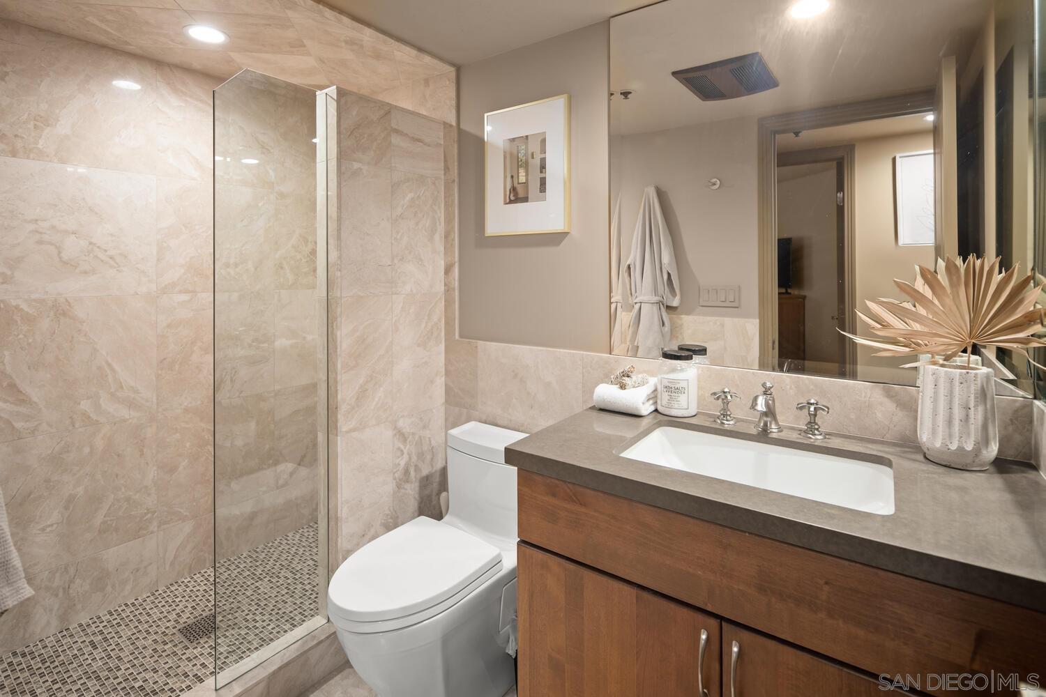 Detail Gallery Image 29 of 62 For 1221  Parker Pl  #15,  San Diego,  CA 92109 - 2 Beds | 2 Baths