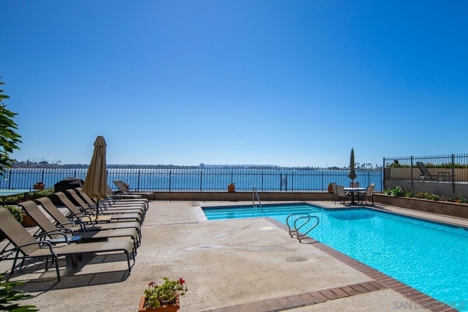 Detail Gallery Image 46 of 62 For 1221  Parker Pl  #15,  San Diego,  CA 92109 - 2 Beds | 2 Baths