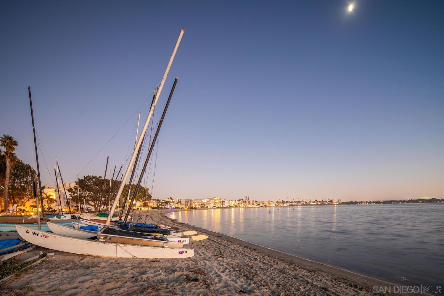 Detail Gallery Image 58 of 62 For 1221  Parker Pl  #15,  San Diego,  CA 92109 - 2 Beds | 2 Baths