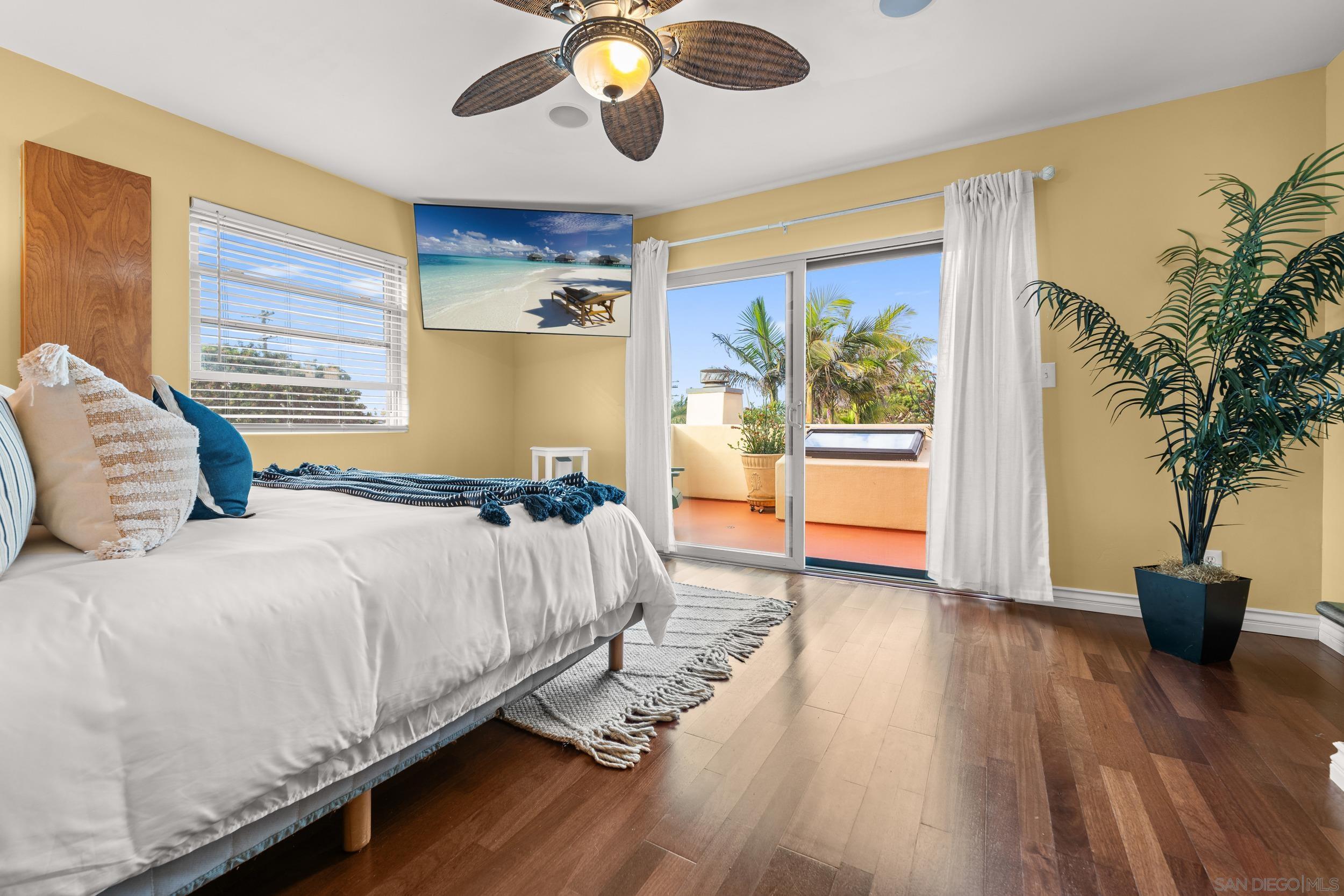 Front Image Thumbnail for SD250043253