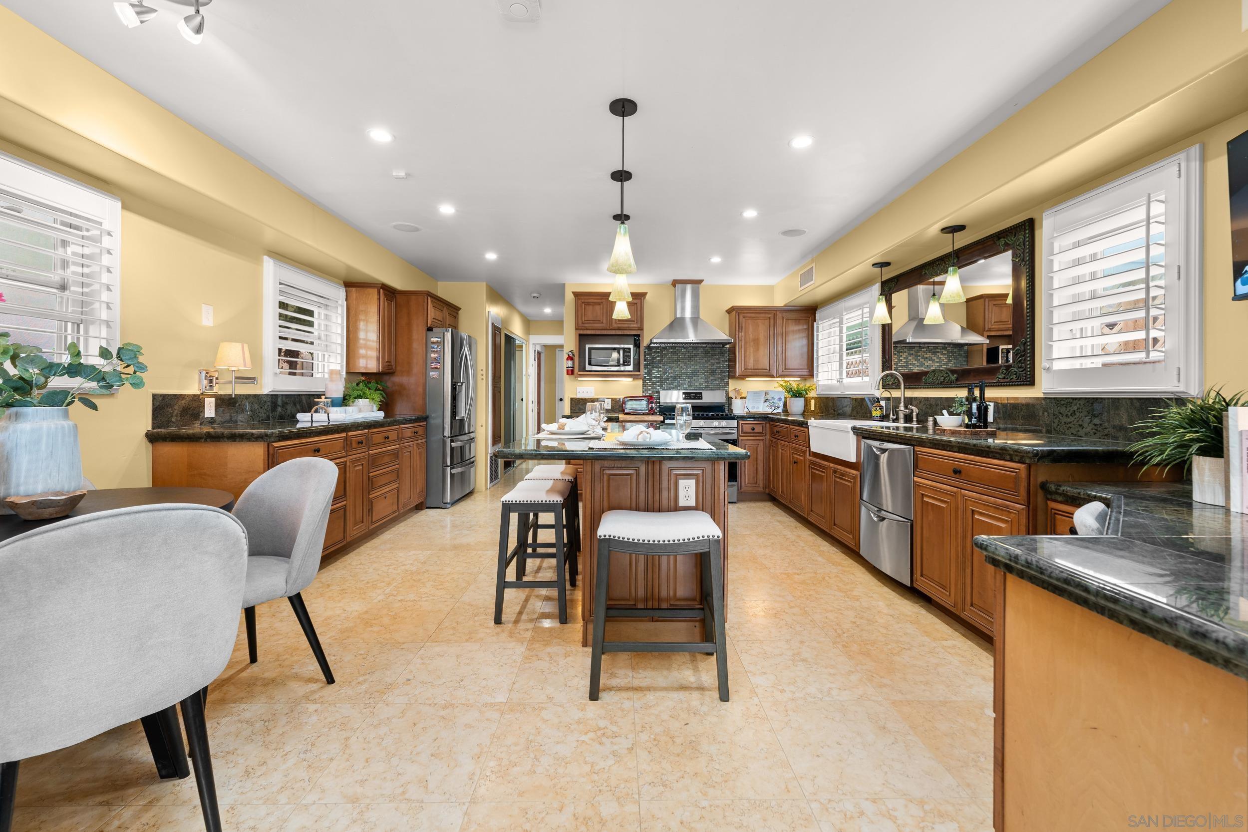 Detail Gallery Image 24 of 75 For 4685  Long Branch Ave, San Diego,  CA 92107 - 3 Beds | 2/1 Baths