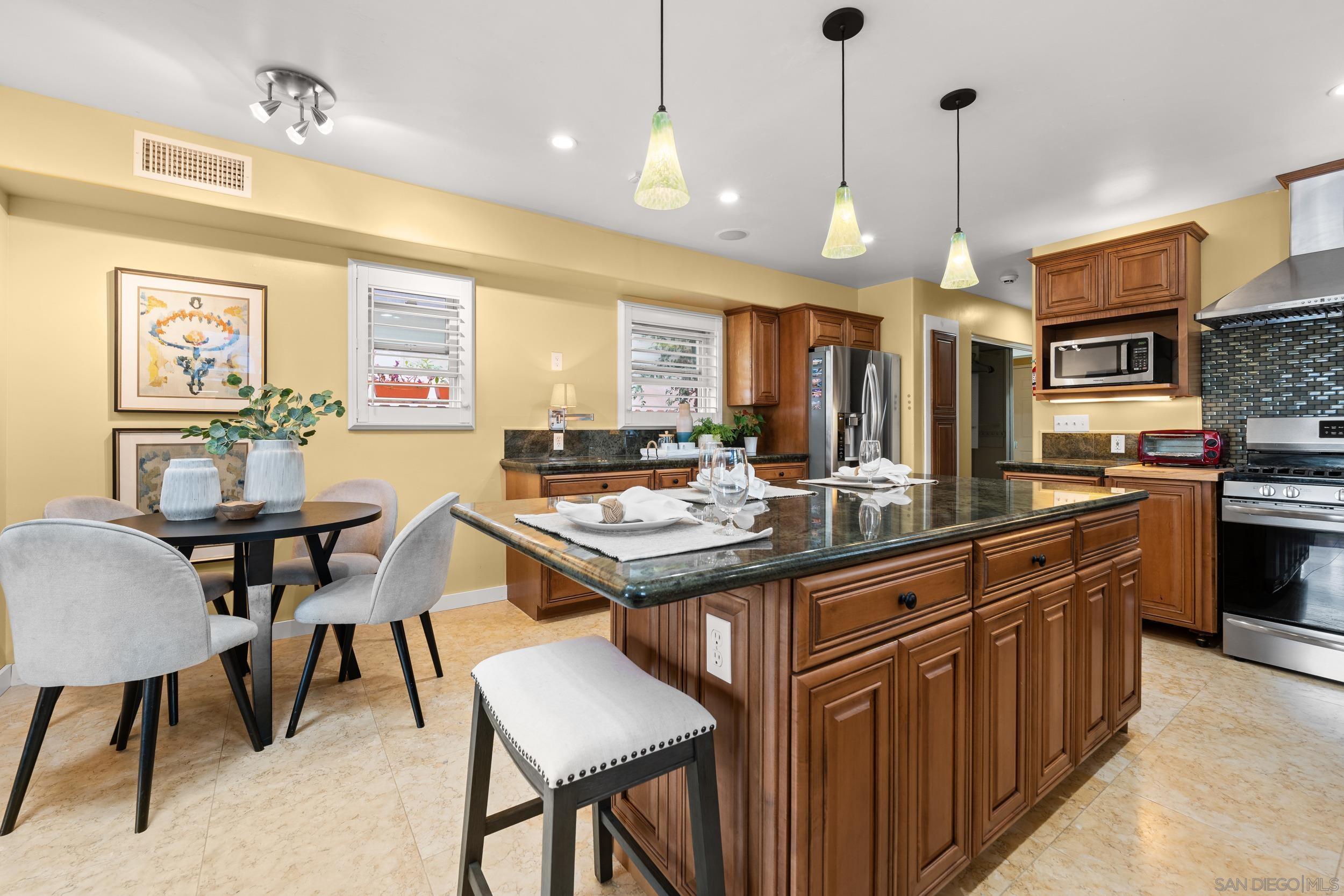 Detail Gallery Image 25 of 75 For 4685  Long Branch Ave, San Diego,  CA 92107 - 3 Beds | 2/1 Baths