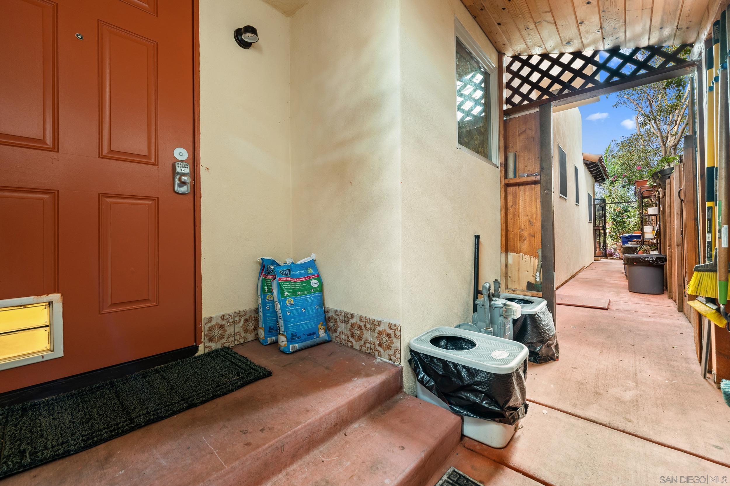 Detail Gallery Image 32 of 75 For 4685  Long Branch Ave, San Diego,  CA 92107 - 3 Beds | 2/1 Baths