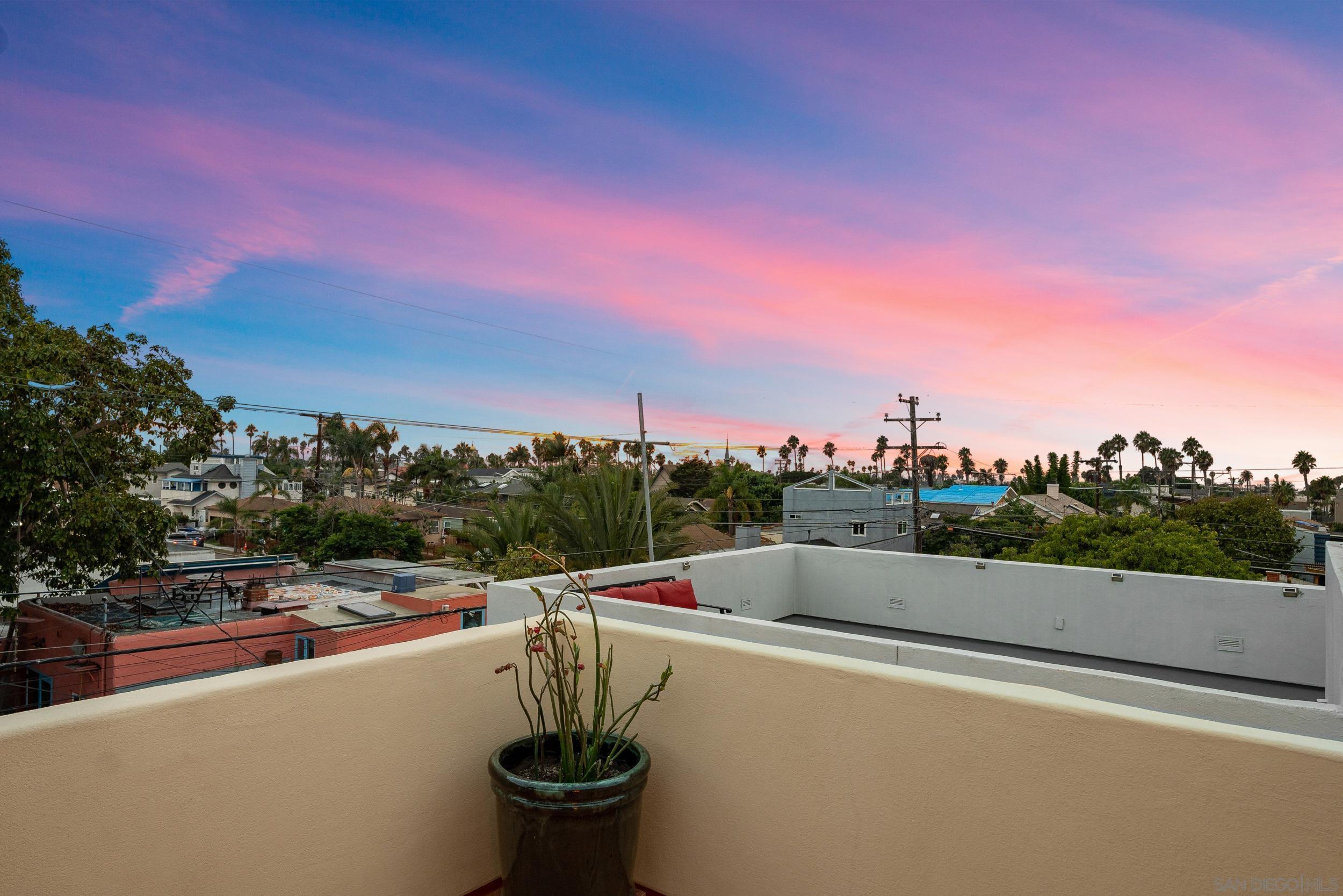 Detail Gallery Image 5 of 75 For 4685  Long Branch Ave, San Diego,  CA 92107 - 3 Beds | 2/1 Baths