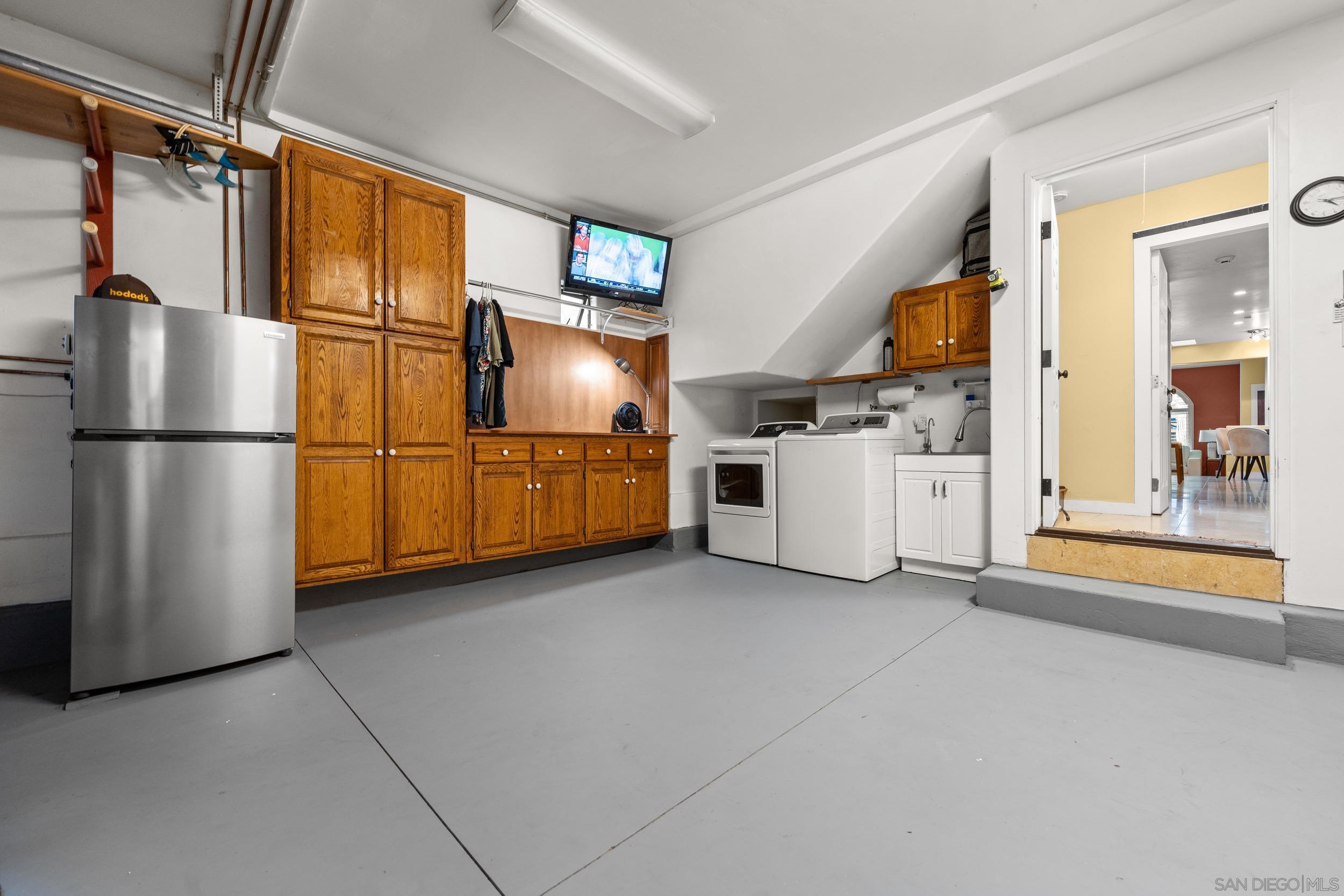 Detail Gallery Image 61 of 75 For 4685  Long Branch Ave, San Diego,  CA 92107 - 3 Beds | 2/1 Baths