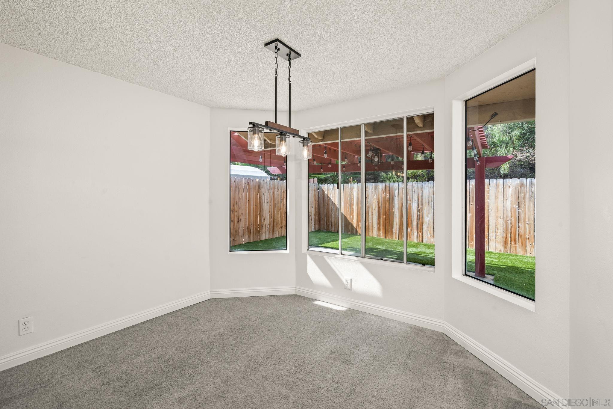 Detail Gallery Image 14 of 60 For 1223  Manzana Way, San Diego,  CA 92139 - 4 Beds | 3 Baths