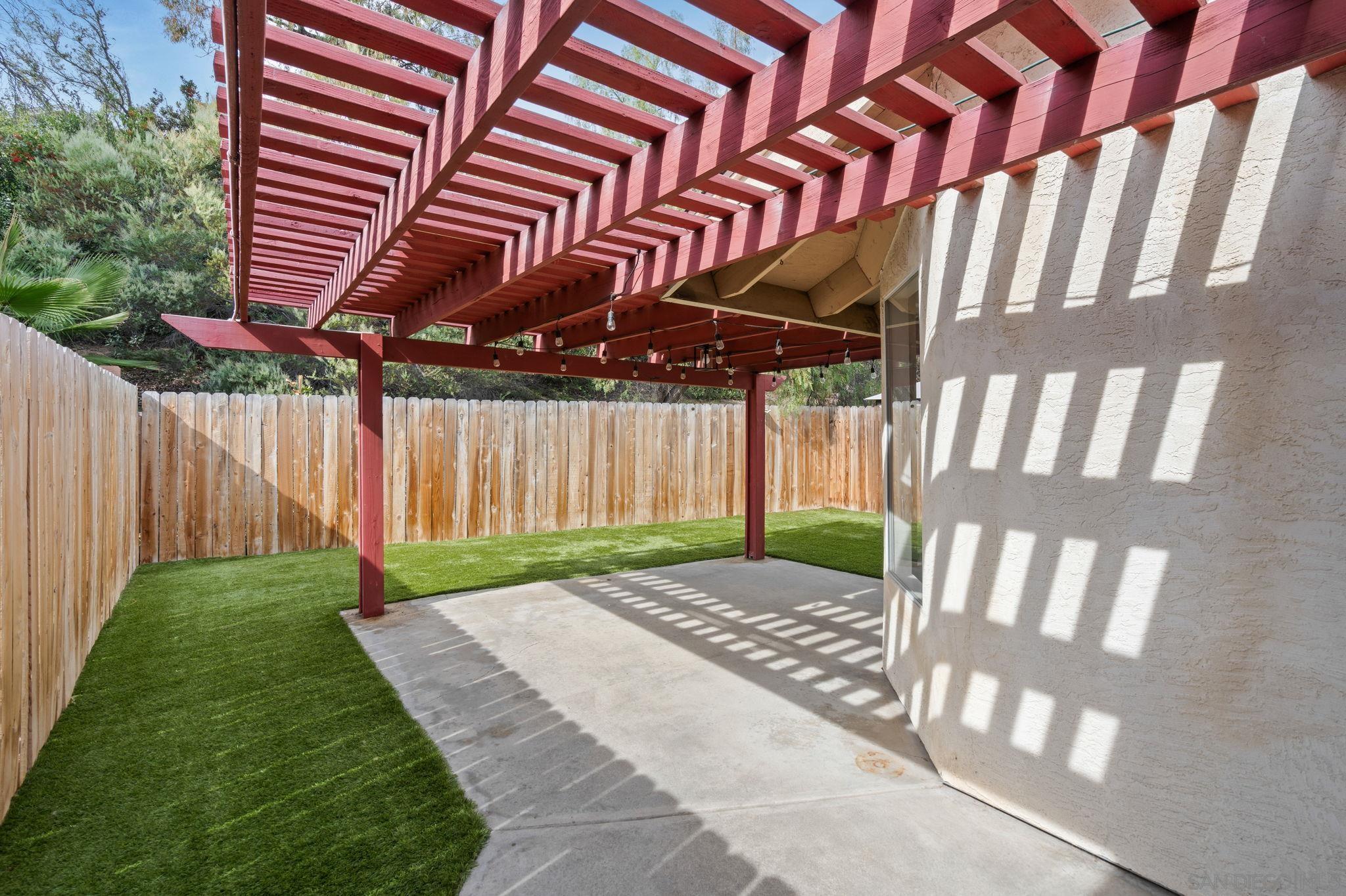 Detail Gallery Image 5 of 60 For 1223  Manzana Way, San Diego,  CA 92139 - 4 Beds | 3 Baths