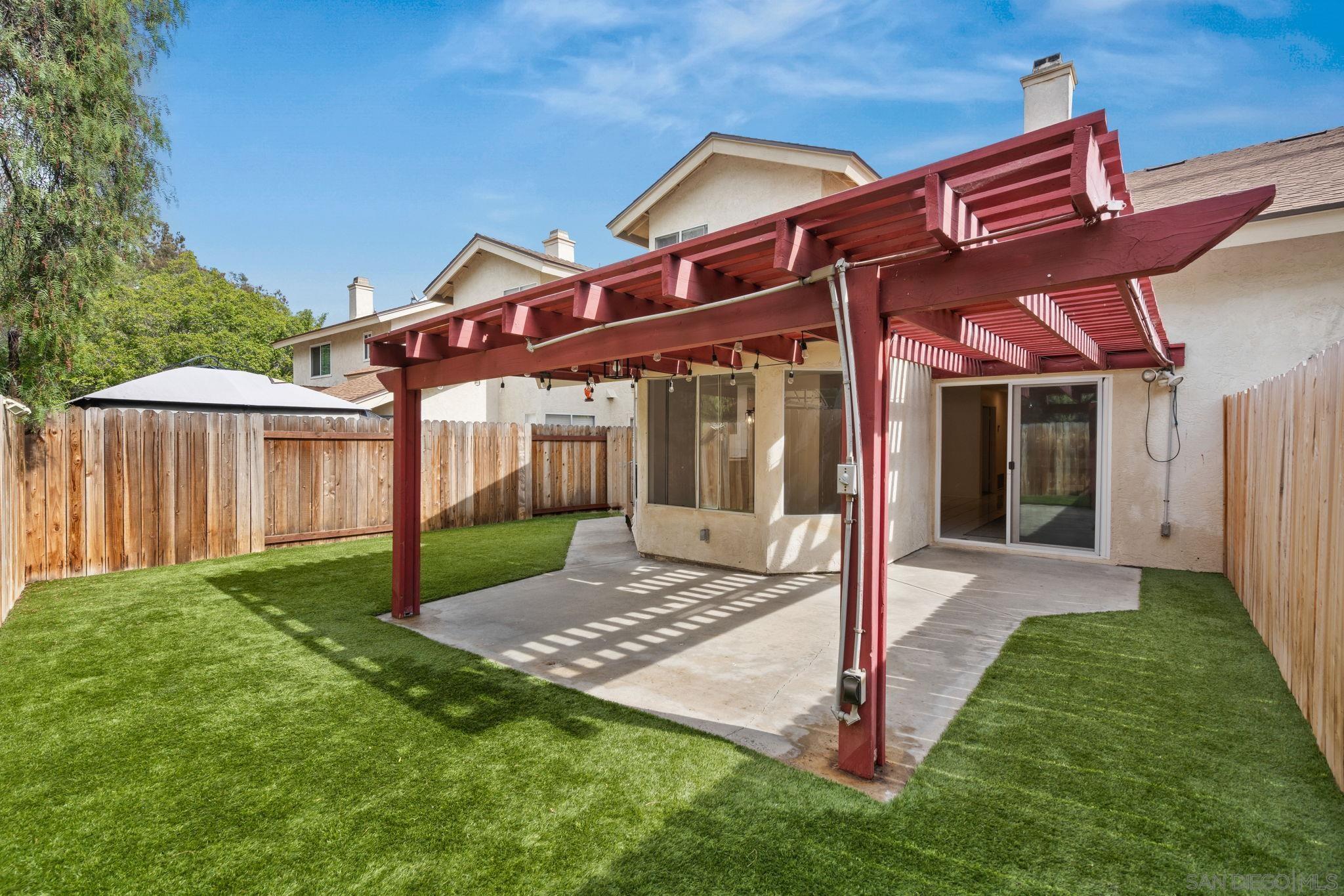 Detail Gallery Image 6 of 60 For 1223  Manzana Way, San Diego,  CA 92139 - 4 Beds | 3 Baths