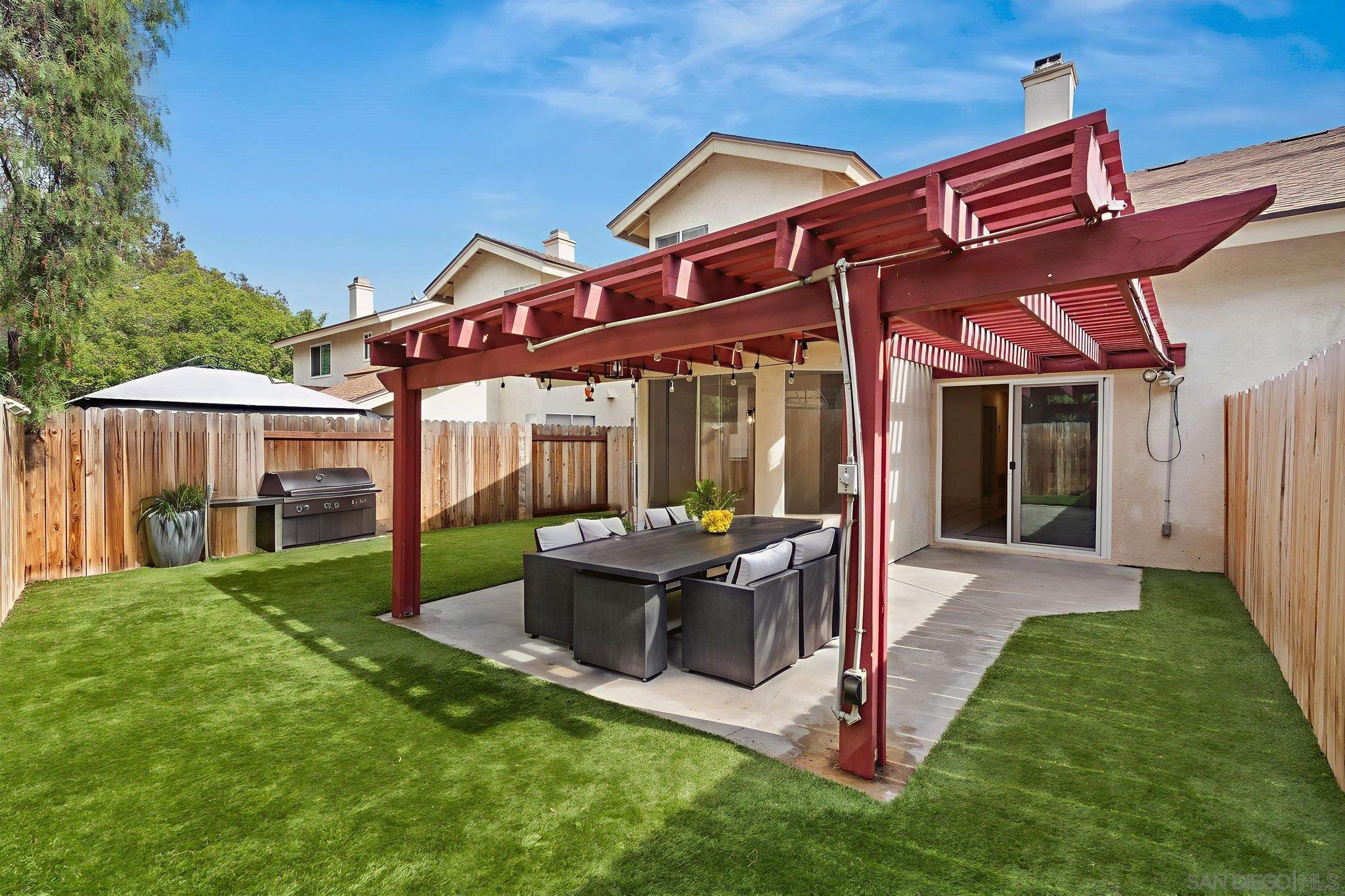 Detail Gallery Image 7 of 60 For 1223  Manzana Way, San Diego,  CA 92139 - 4 Beds | 3 Baths