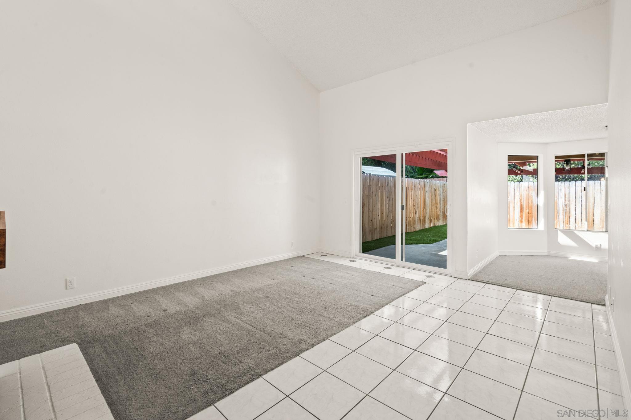 Detail Gallery Image 9 of 60 For 1223  Manzana Way, San Diego,  CA 92139 - 4 Beds | 3 Baths