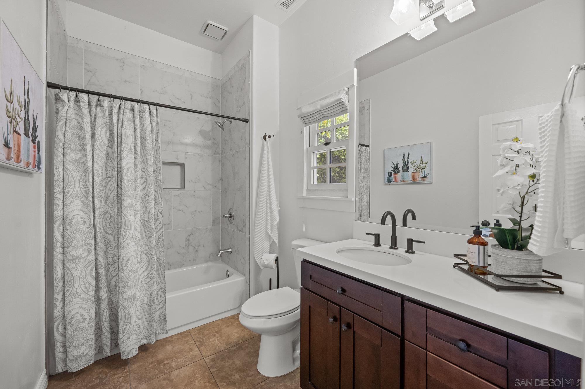 Detail Gallery Image 22 of 55 For 3412  Buena Creek Rd, Vista,  CA 92084 - 5 Beds | 3 Baths