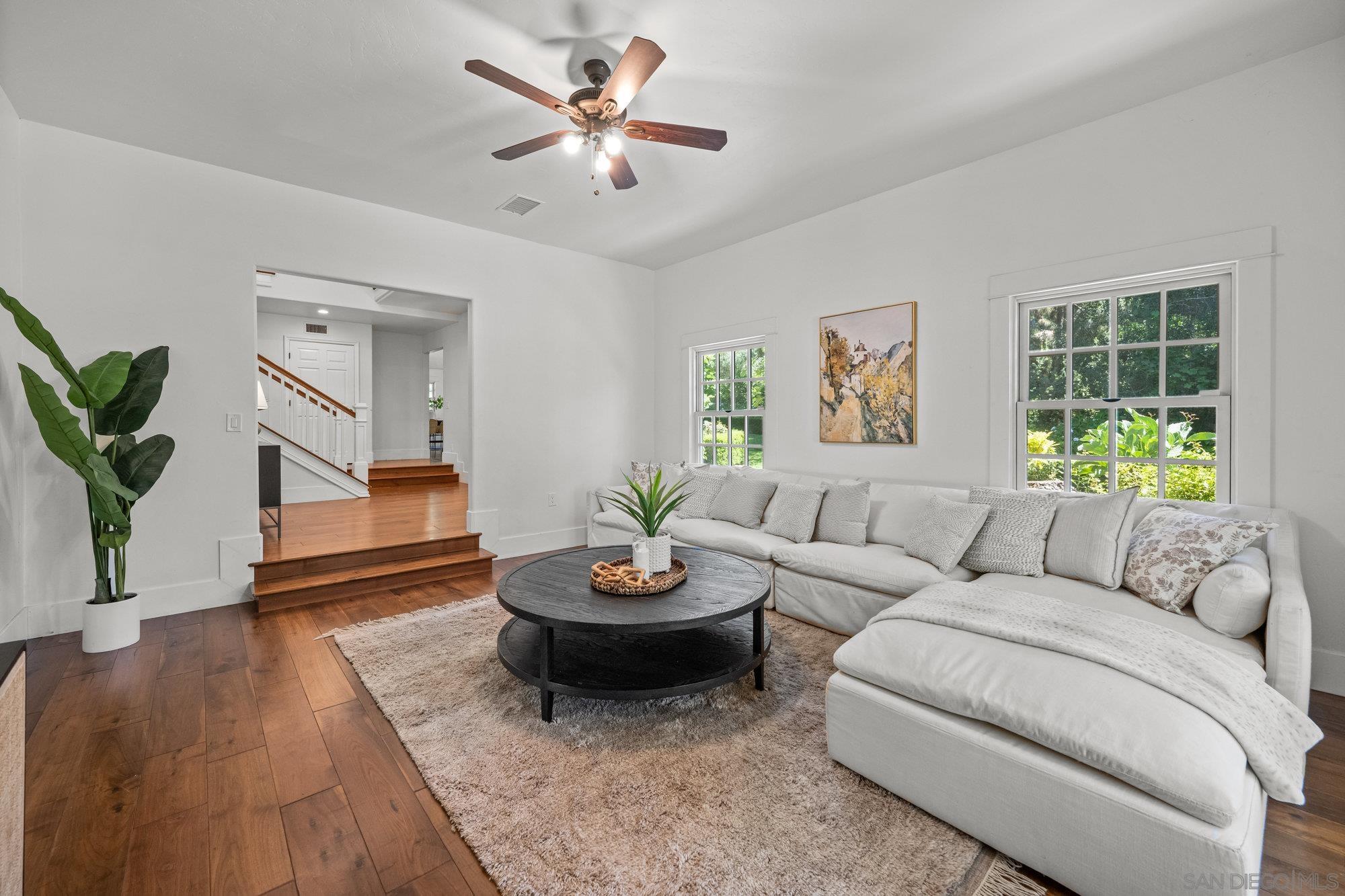 Detail Gallery Image 4 of 55 For 3412  Buena Creek Rd, Vista,  CA 92084 - 5 Beds | 3 Baths