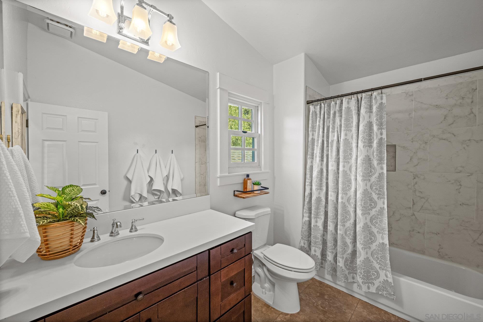 Detail Gallery Image 38 of 55 For 3412  Buena Creek Rd, Vista,  CA 92084 - 5 Beds | 3 Baths