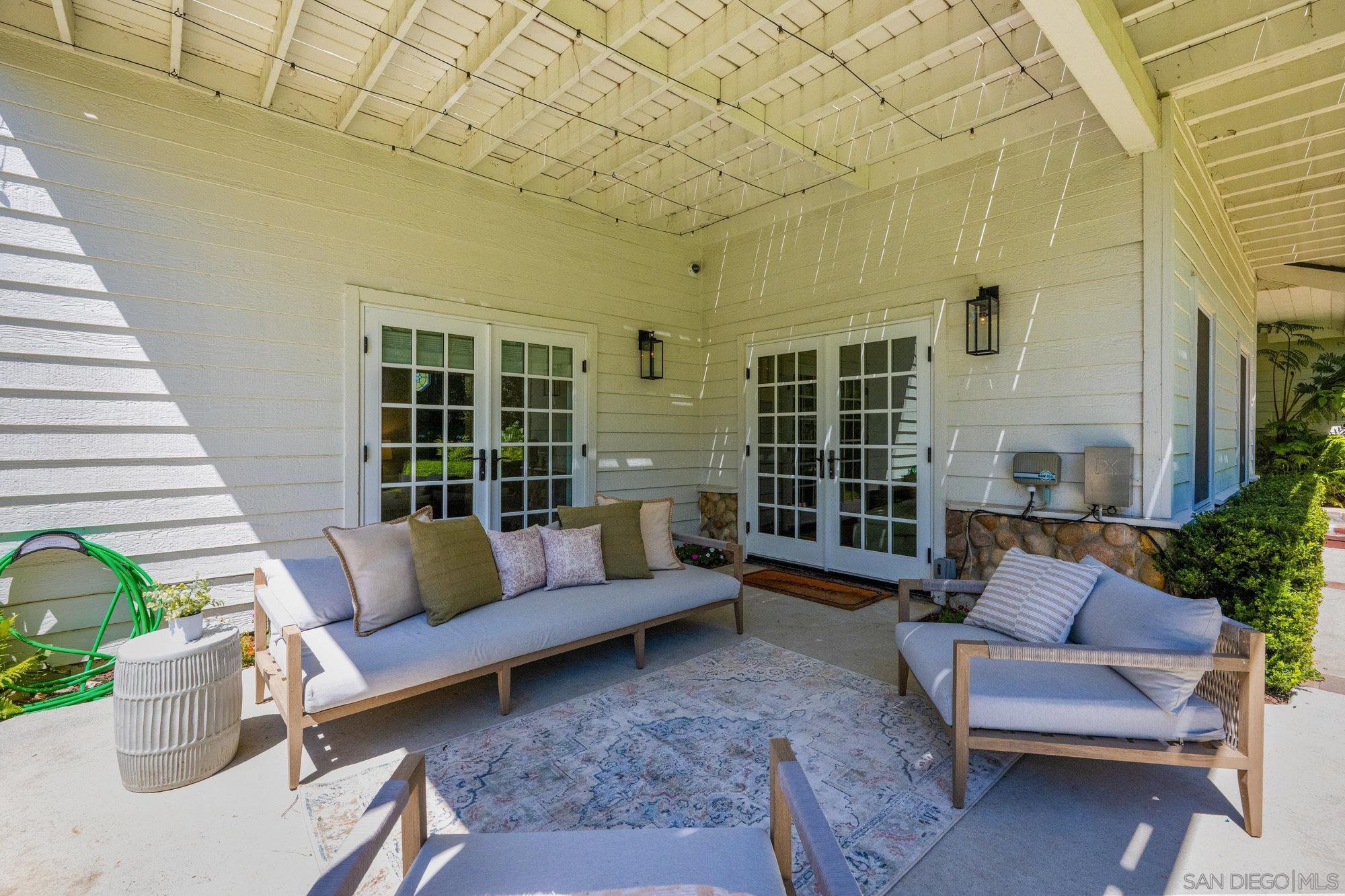 Detail Gallery Image 39 of 55 For 3412  Buena Creek Rd, Vista,  CA 92084 - 5 Beds | 3 Baths