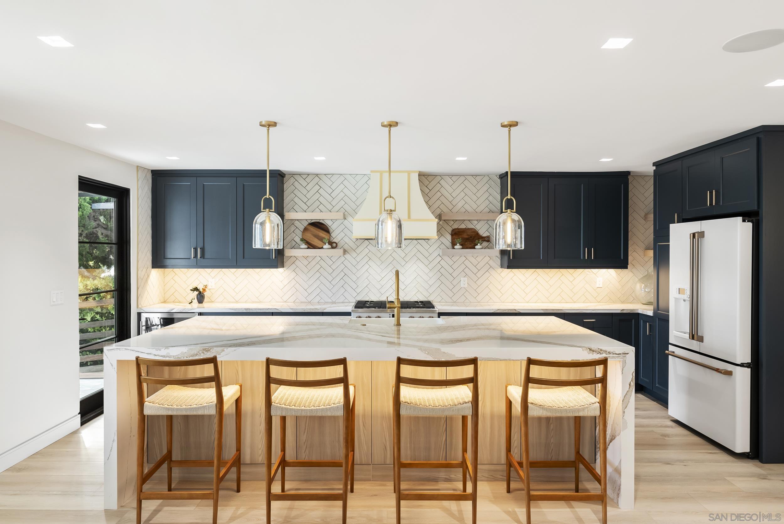 Front Image Thumbnail for SD250043261