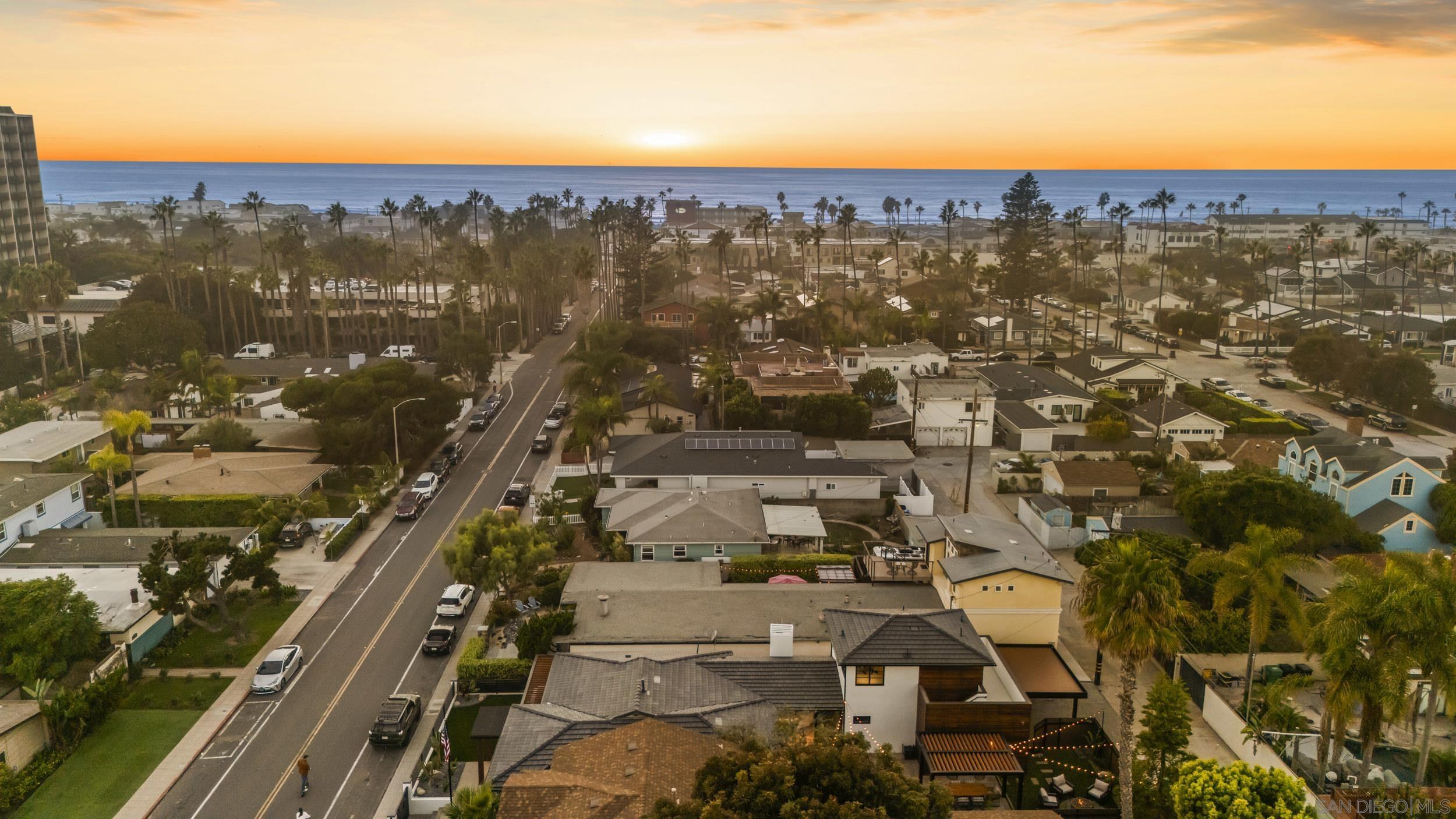 Detail Gallery Image 33 of 33 For 952  Pacific Beach Dr, San Diego,  CA 92109 - 5 Beds | 4/1 Baths