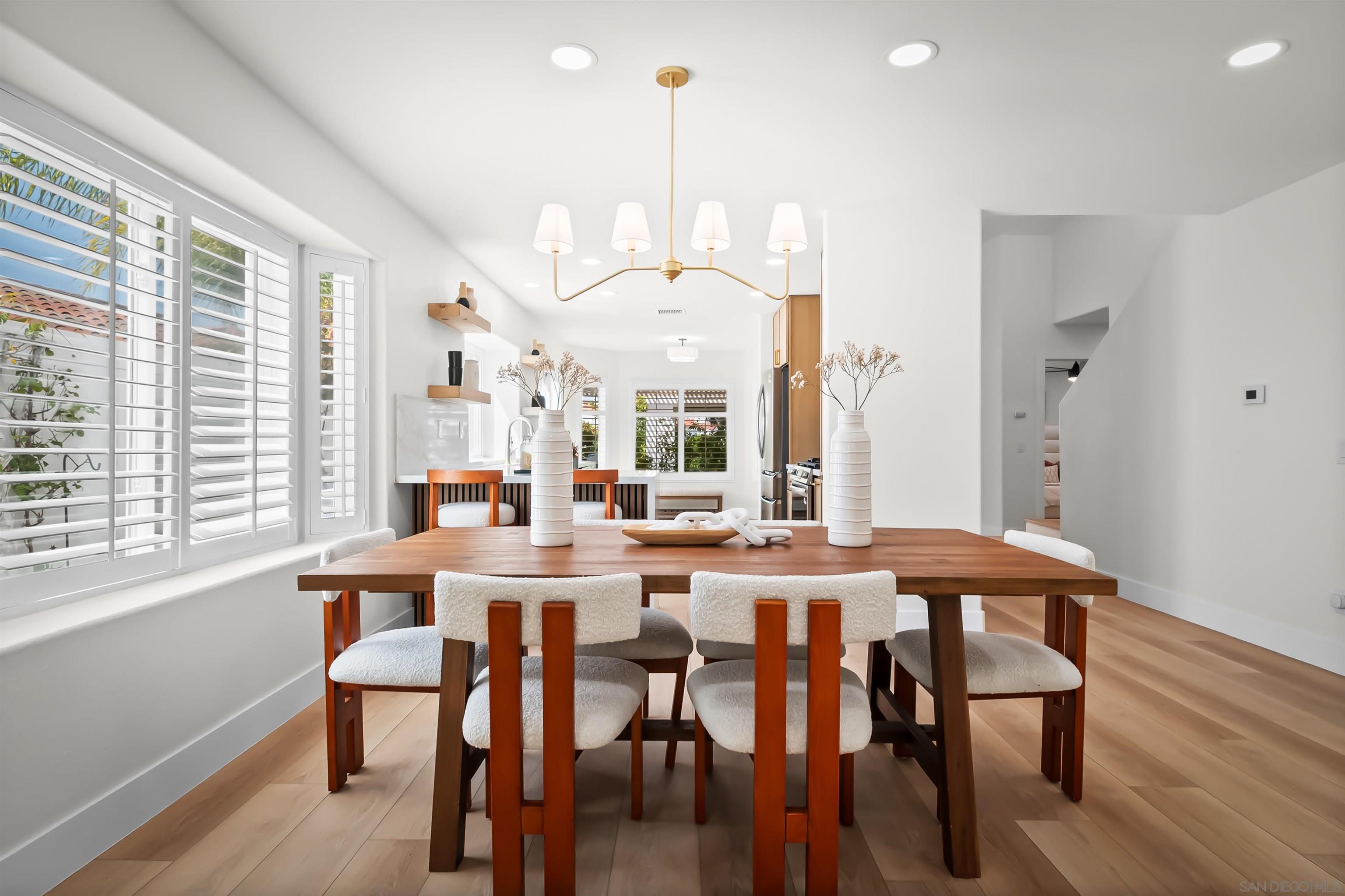 Detail Gallery Image 2 of 47 For 4058  Lemnos Way, Oceanside,  CA 92056 - 2 Beds | 2 Baths