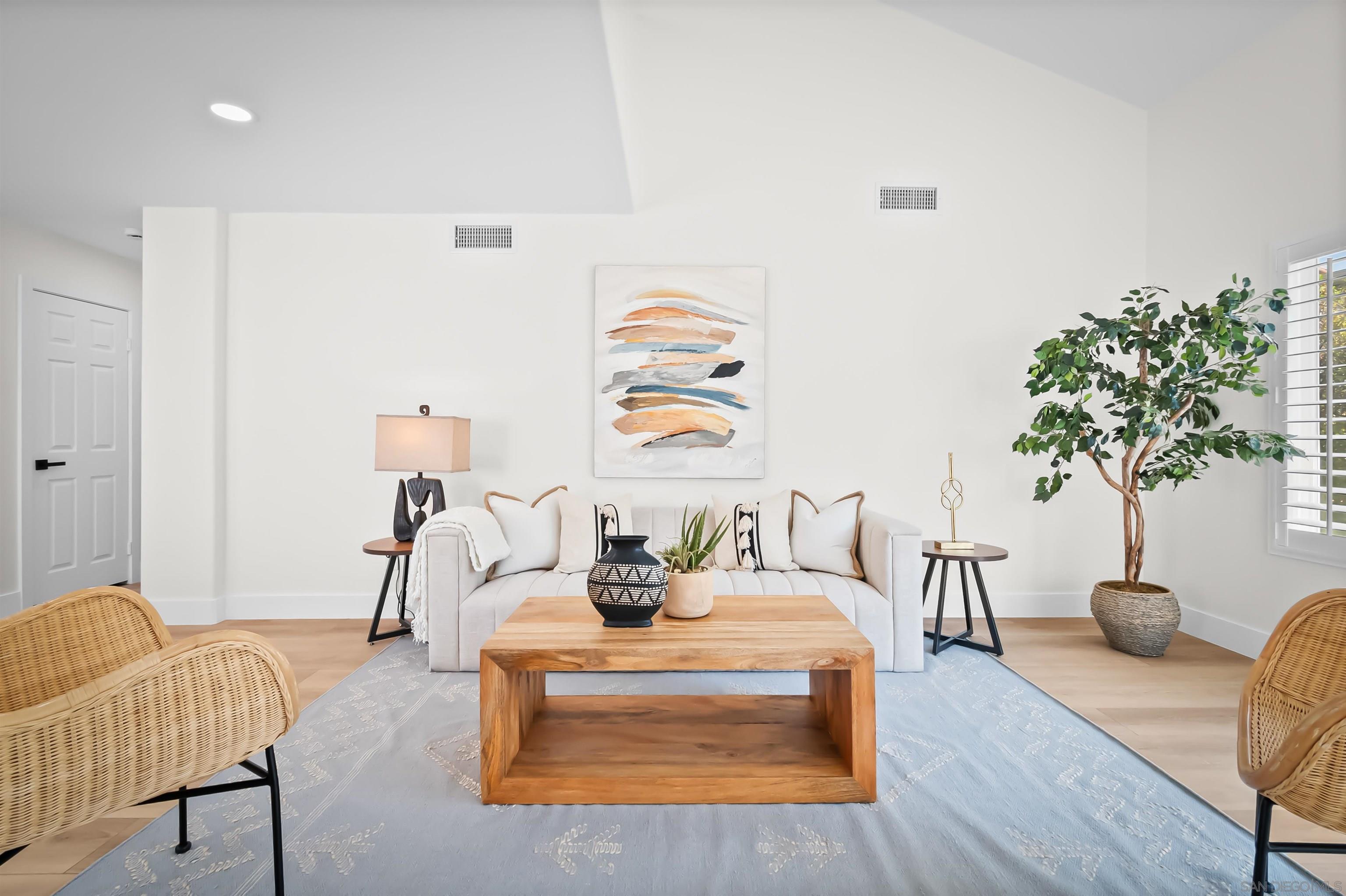 Detail Gallery Image 14 of 47 For 4058  Lemnos Way, Oceanside,  CA 92056 - 2 Beds | 2 Baths