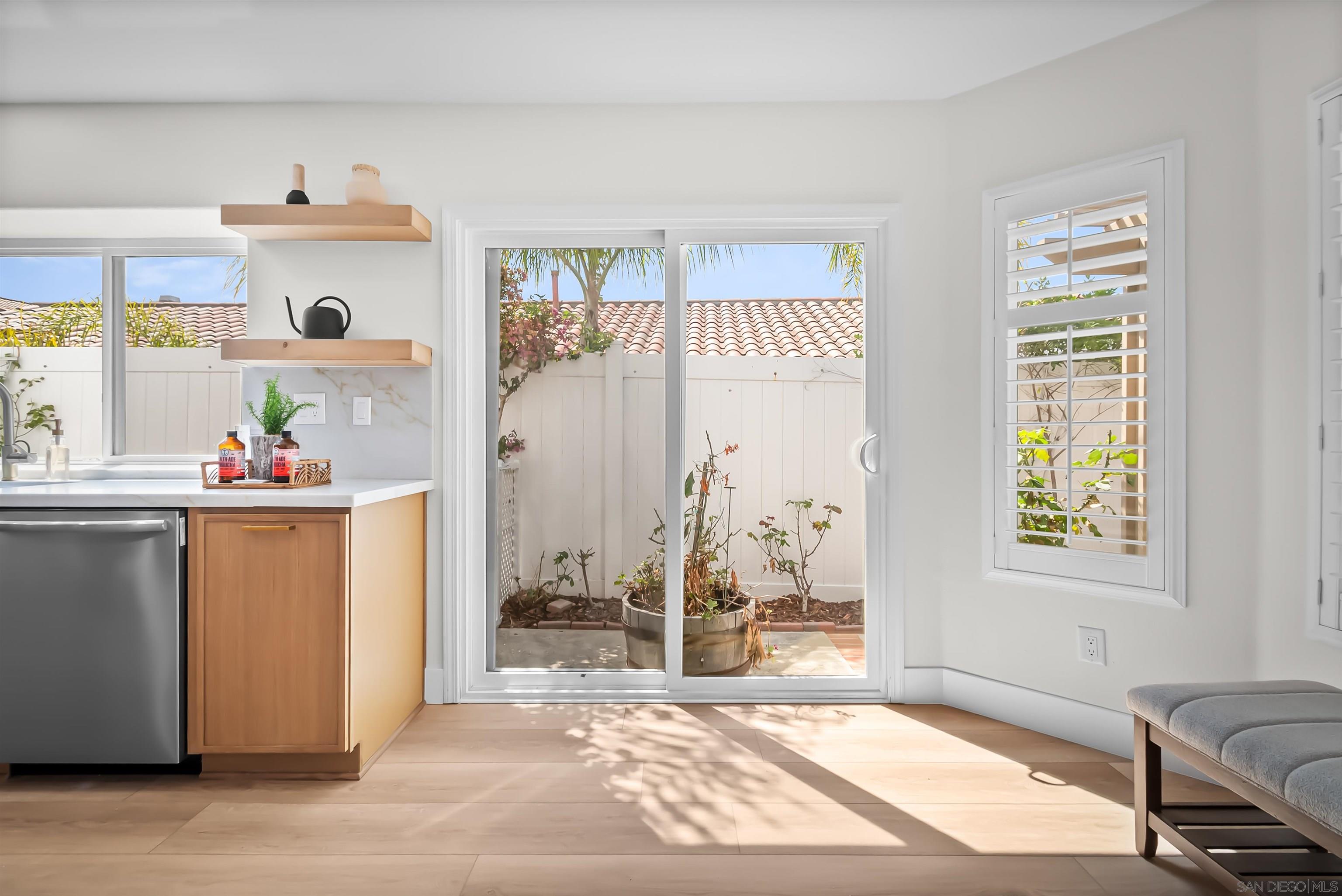 Detail Gallery Image 7 of 47 For 4058  Lemnos Way, Oceanside,  CA 92056 - 2 Beds | 2 Baths