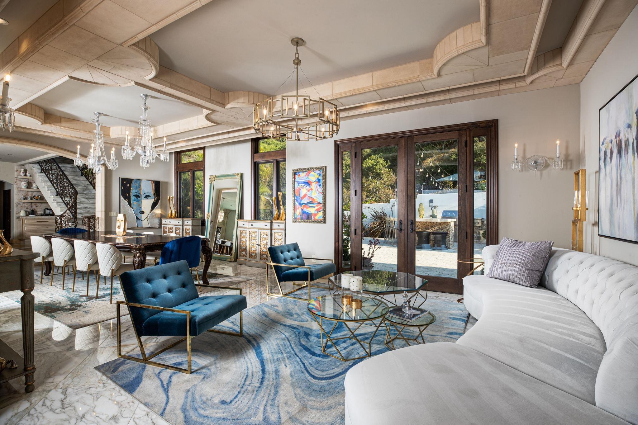 Detail Gallery Image 30 of 67 For 7853  via Capri, La Jolla,  CA 92037 - 6 Beds | 6 Baths