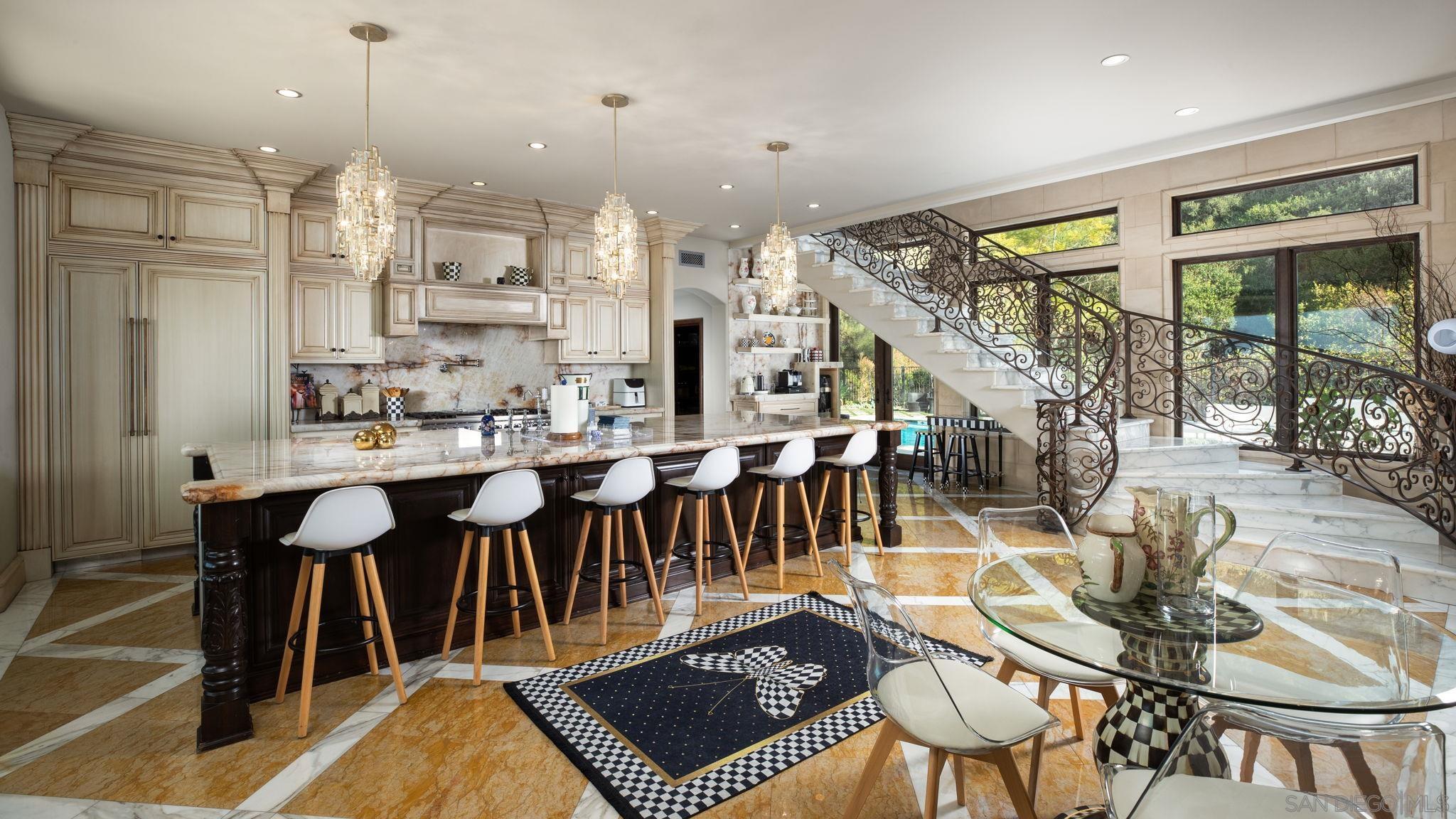 Detail Gallery Image 32 of 67 For 7853  via Capri, La Jolla,  CA 92037 - 6 Beds | 6 Baths