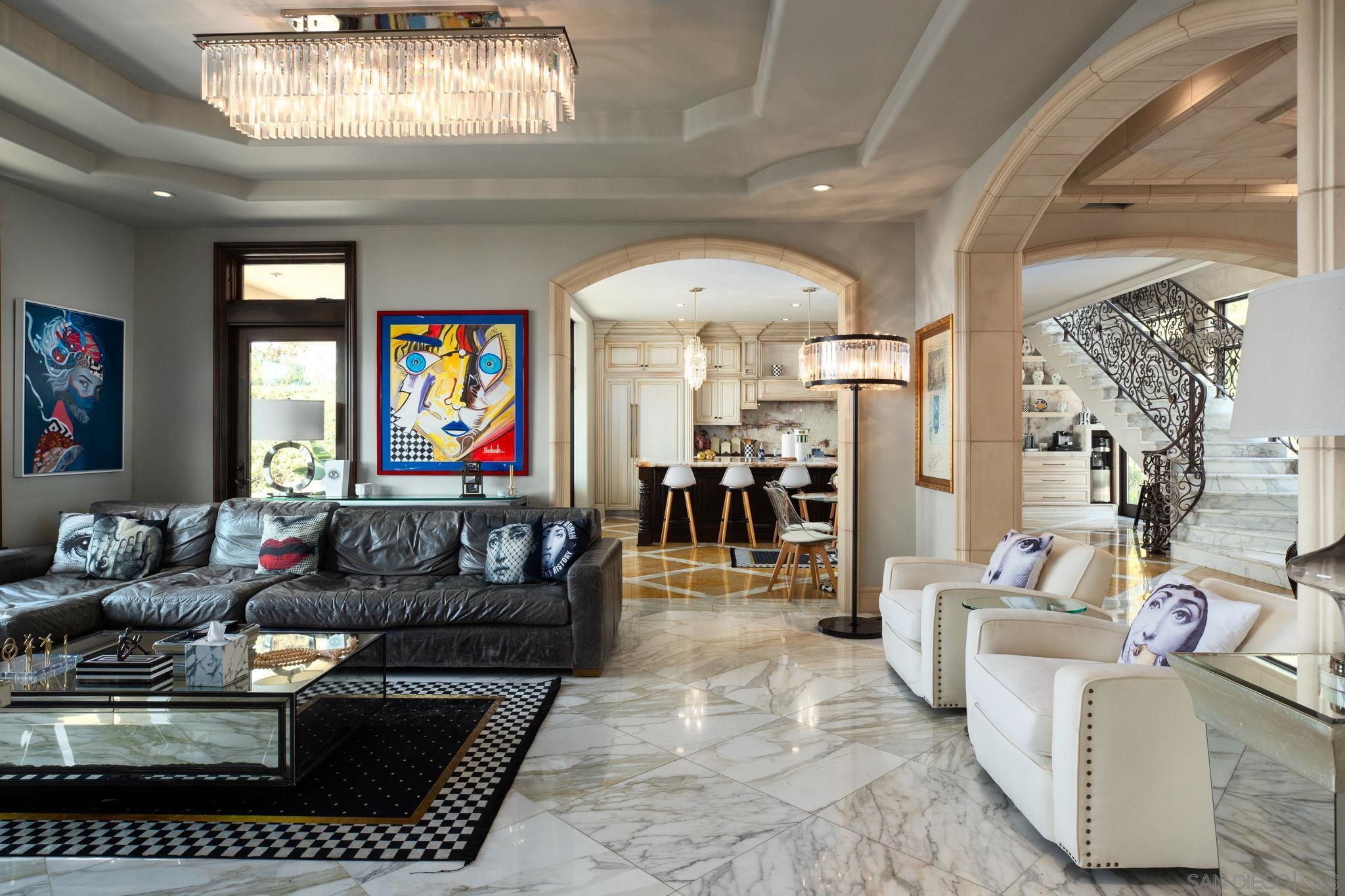 Detail Gallery Image 34 of 67 For 7853  via Capri, La Jolla,  CA 92037 - 6 Beds | 6 Baths