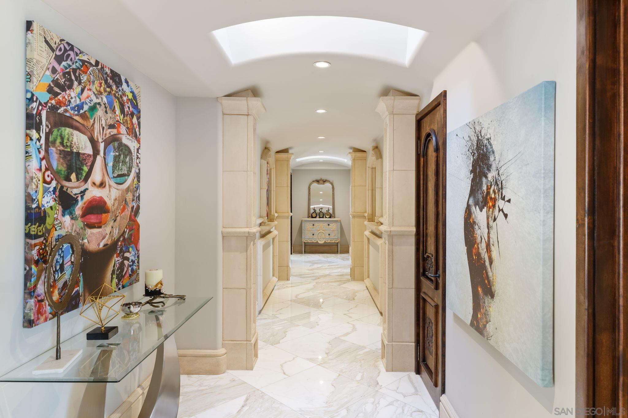 Detail Gallery Image 37 of 67 For 7853  via Capri, La Jolla,  CA 92037 - 6 Beds | 6 Baths