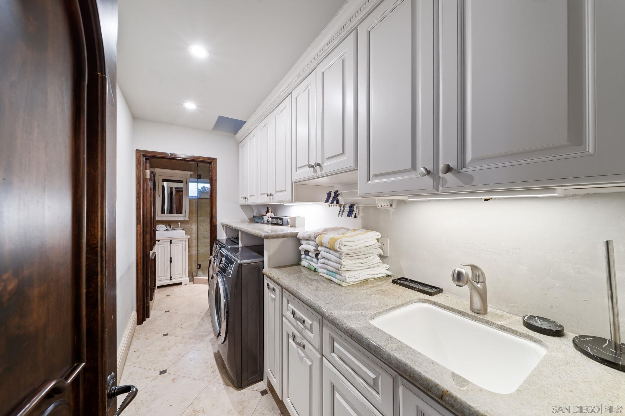 Detail Gallery Image 57 of 67 For 7853  via Capri, La Jolla,  CA 92037 - 6 Beds | 6 Baths