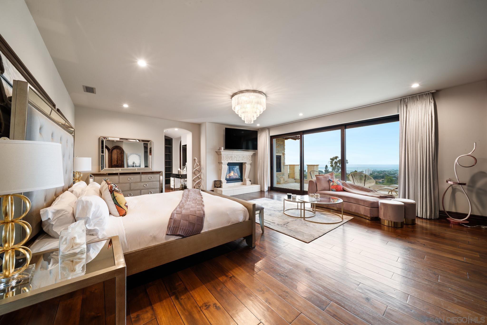 Detail Gallery Image 59 of 67 For 7853  via Capri, La Jolla,  CA 92037 - 6 Beds | 6 Baths