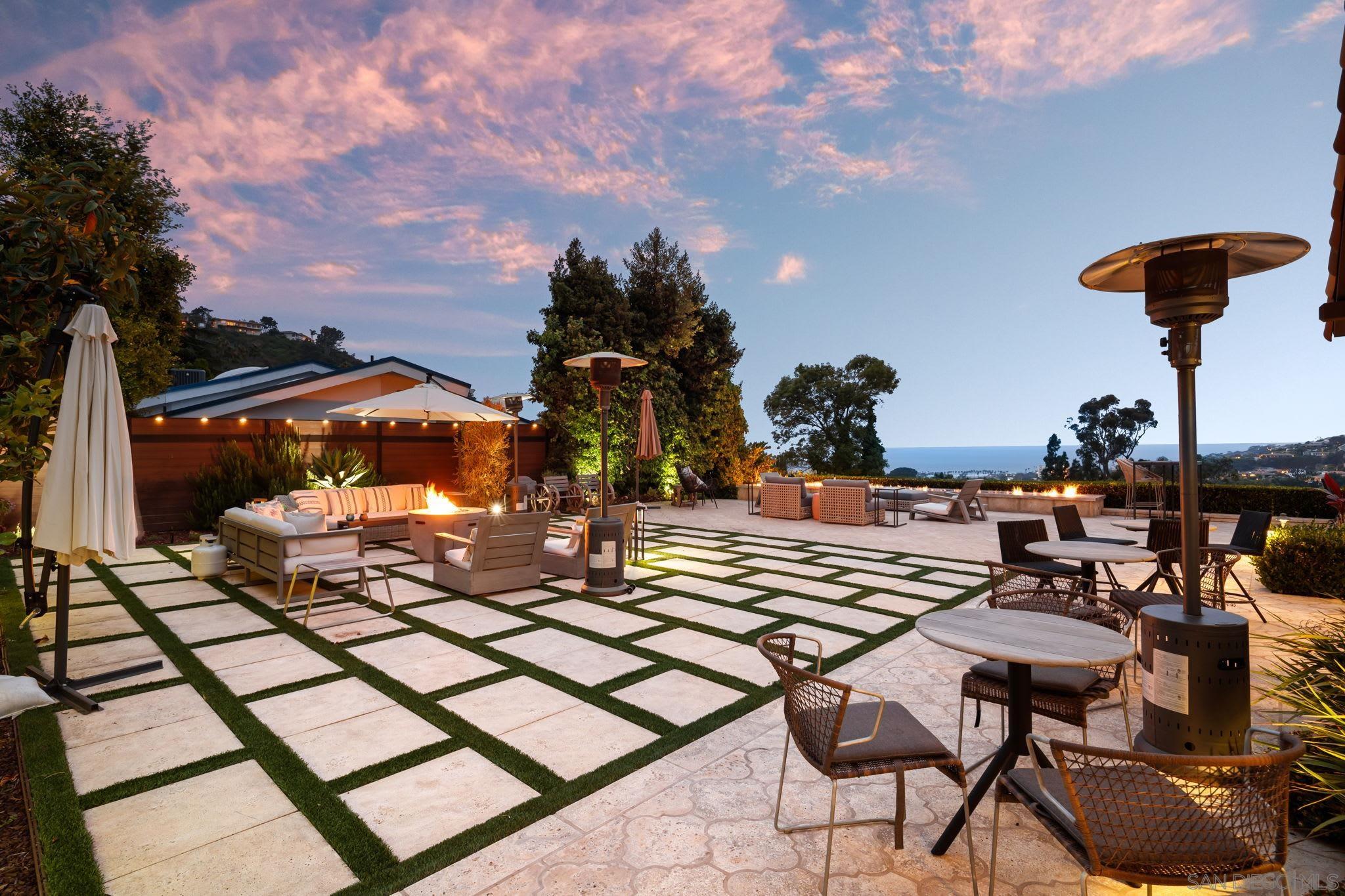 Detail Gallery Image 9 of 67 For 7853  via Capri, La Jolla,  CA 92037 - 6 Beds | 6 Baths