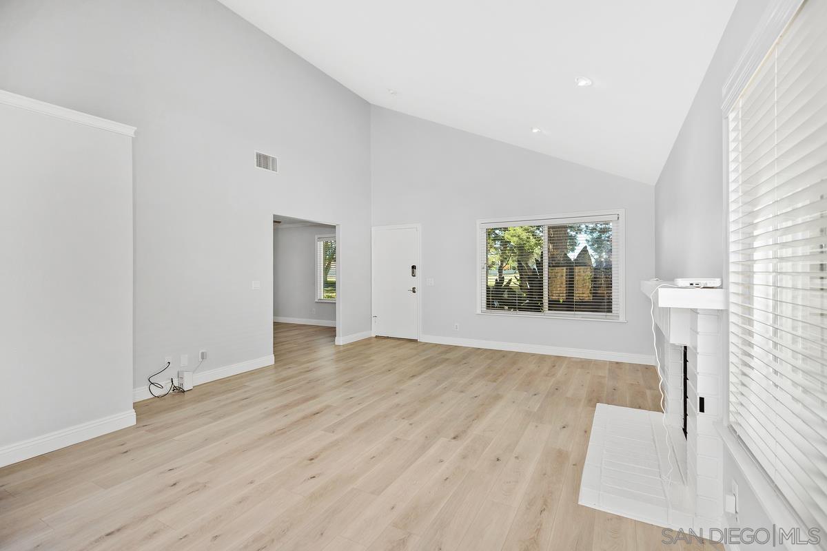 Detail Gallery Image 9 of 32 For 14  Dragonfly  #25,  Irvine,  CA 92604 - 3 Beds | 2 Baths