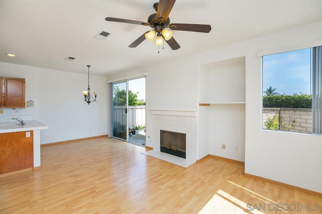 Detail Gallery Image 8 of 15 For 8727  Westmore Rd  5, San Diego,  CA 92126 - 3 Beds | 2/1 Baths