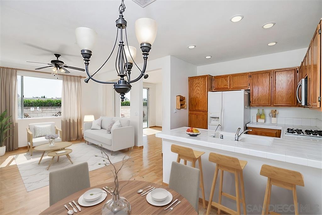 Detail Gallery Image 9 of 15 For 8727  Westmore Rd  5, San Diego,  CA 92126 - 3 Beds | 2/1 Baths