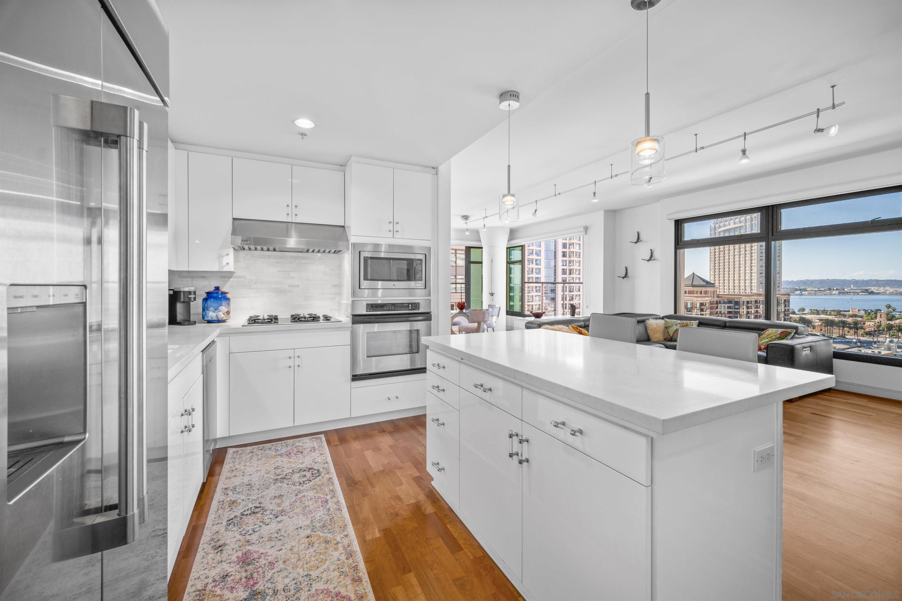 Detail Gallery Image 13 of 29 For 645  Front St  1506, San Diego,  CA 92101 - 2 Beds | 2/1 Baths