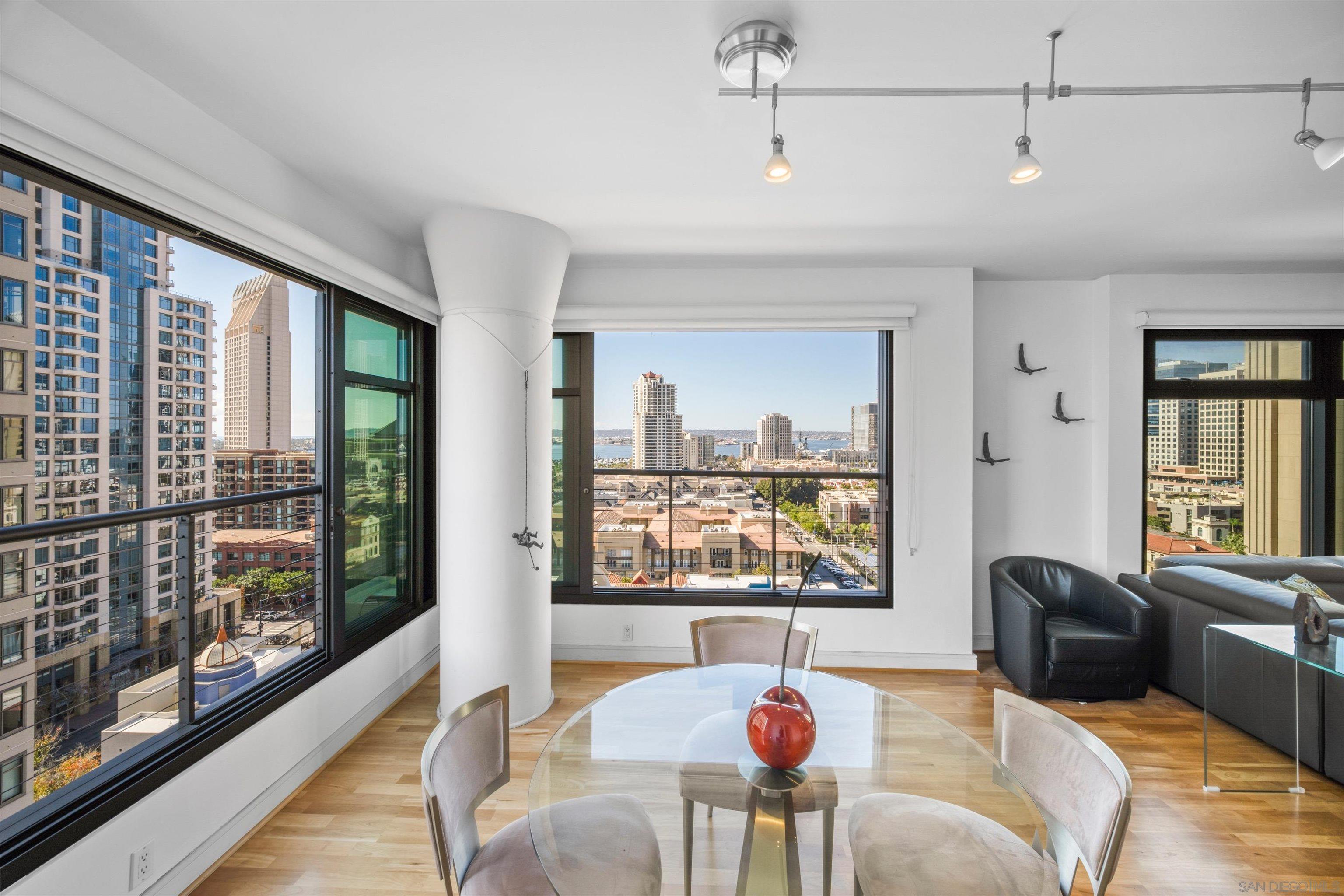 Detail Gallery Image 9 of 29 For 645  Front St  1506, San Diego,  CA 92101 - 2 Beds | 2/1 Baths