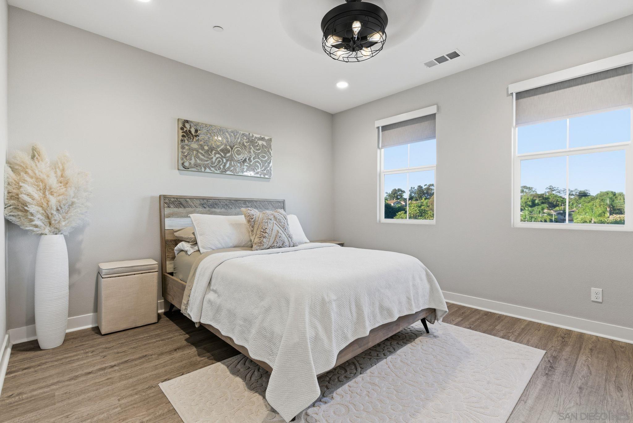 Detail Gallery Image 11 of 42 For 4382  Pacifica Way  #4,  Oceanside,  CA 92056 - 3 Beds | 3/1 Baths