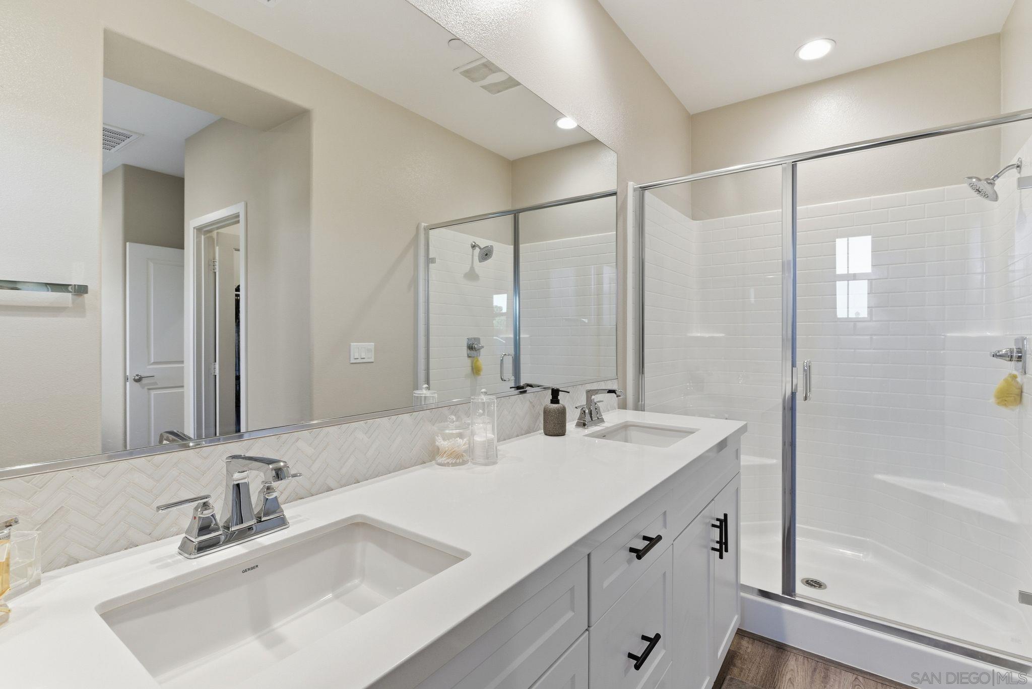 Detail Gallery Image 14 of 42 For 4382  Pacifica Way  #4,  Oceanside,  CA 92056 - 3 Beds | 3/1 Baths