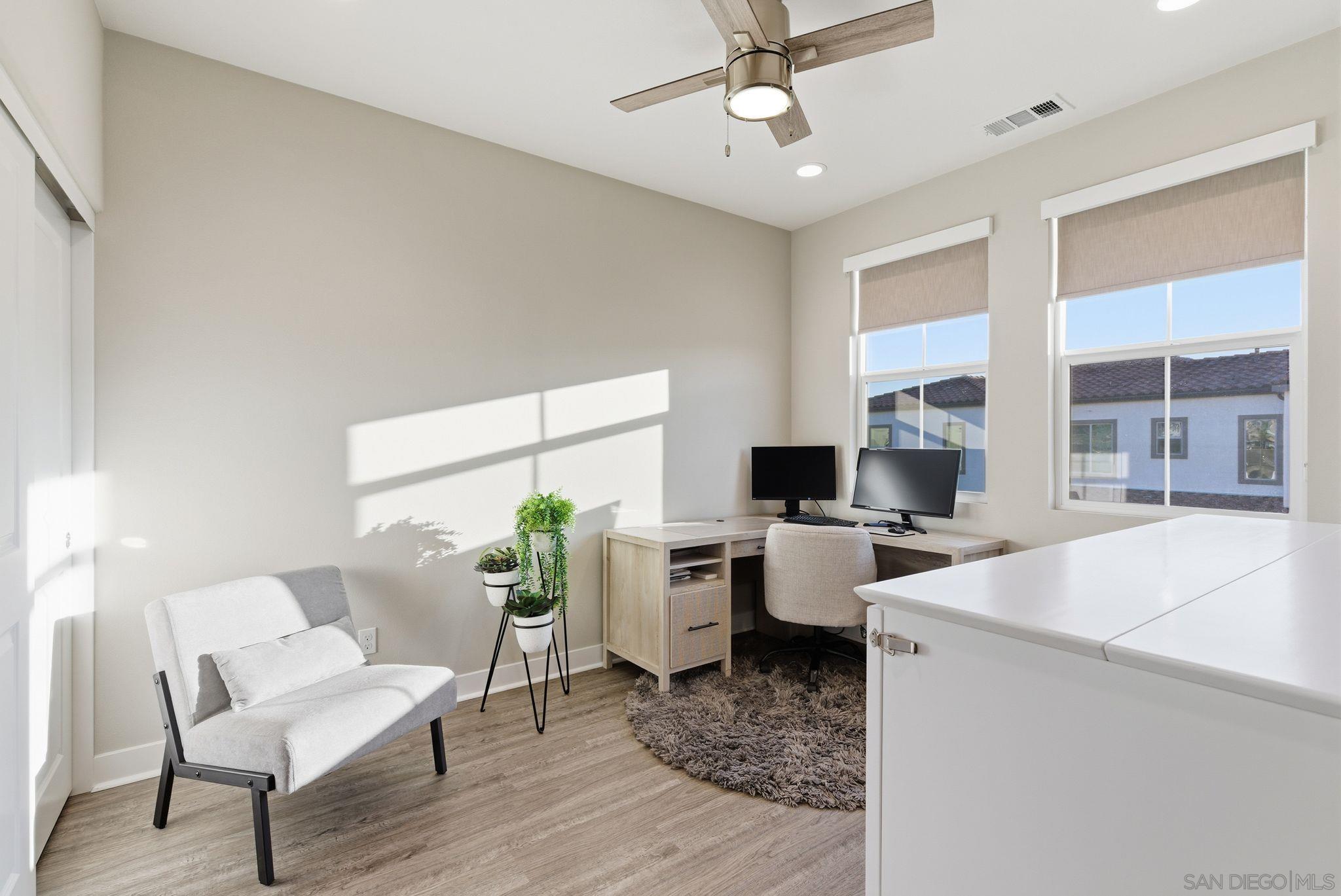 Detail Gallery Image 17 of 42 For 4382  Pacifica Way  #4,  Oceanside,  CA 92056 - 3 Beds | 3/1 Baths