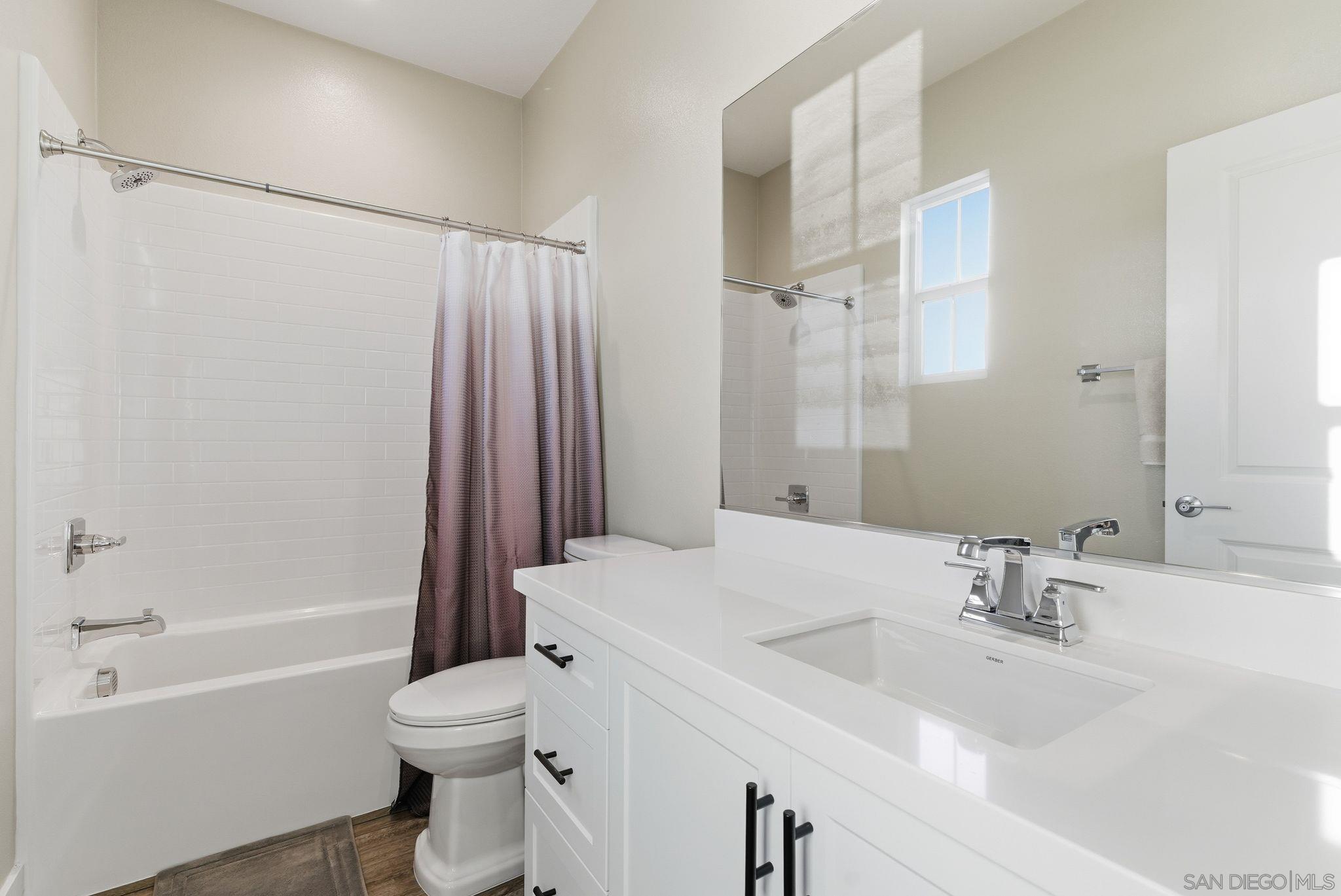 Detail Gallery Image 19 of 42 For 4382  Pacifica Way  #4,  Oceanside,  CA 92056 - 3 Beds | 3/1 Baths