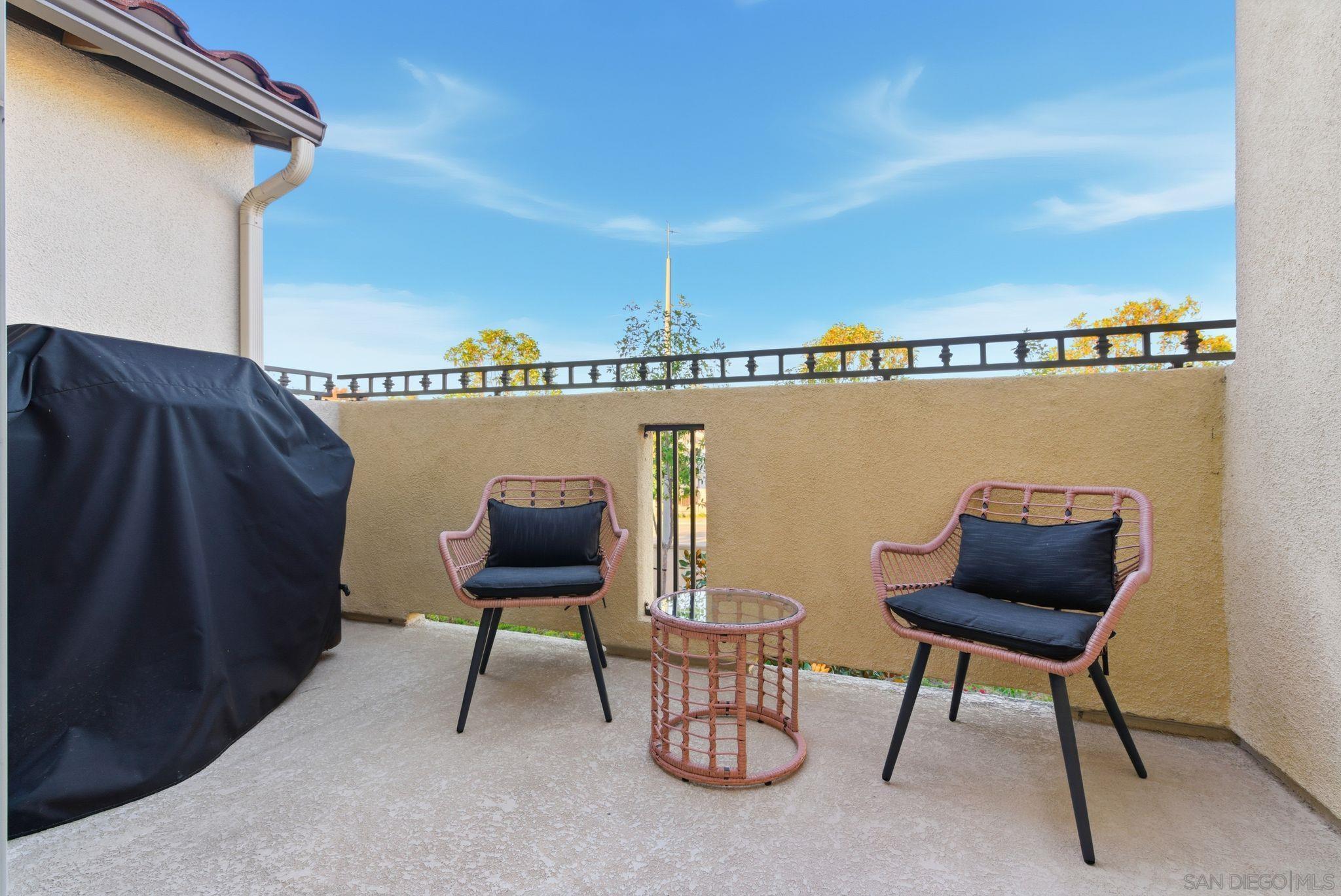 Detail Gallery Image 10 of 42 For 4382  Pacifica Way  #4,  Oceanside,  CA 92056 - 3 Beds | 3/1 Baths