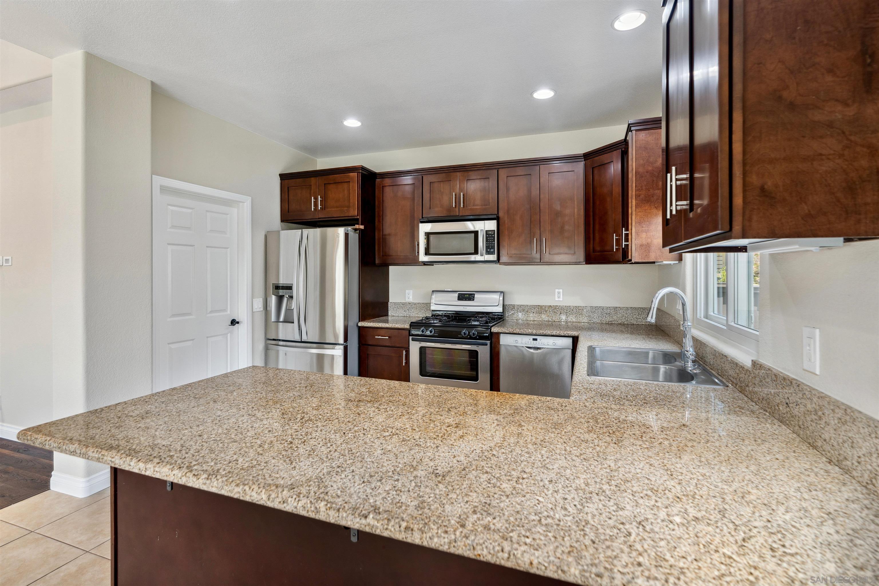 Detail Gallery Image 14 of 47 For 401 S Vine St, Escondido,  CA 92025 - 5 Beds | 3/1 Baths