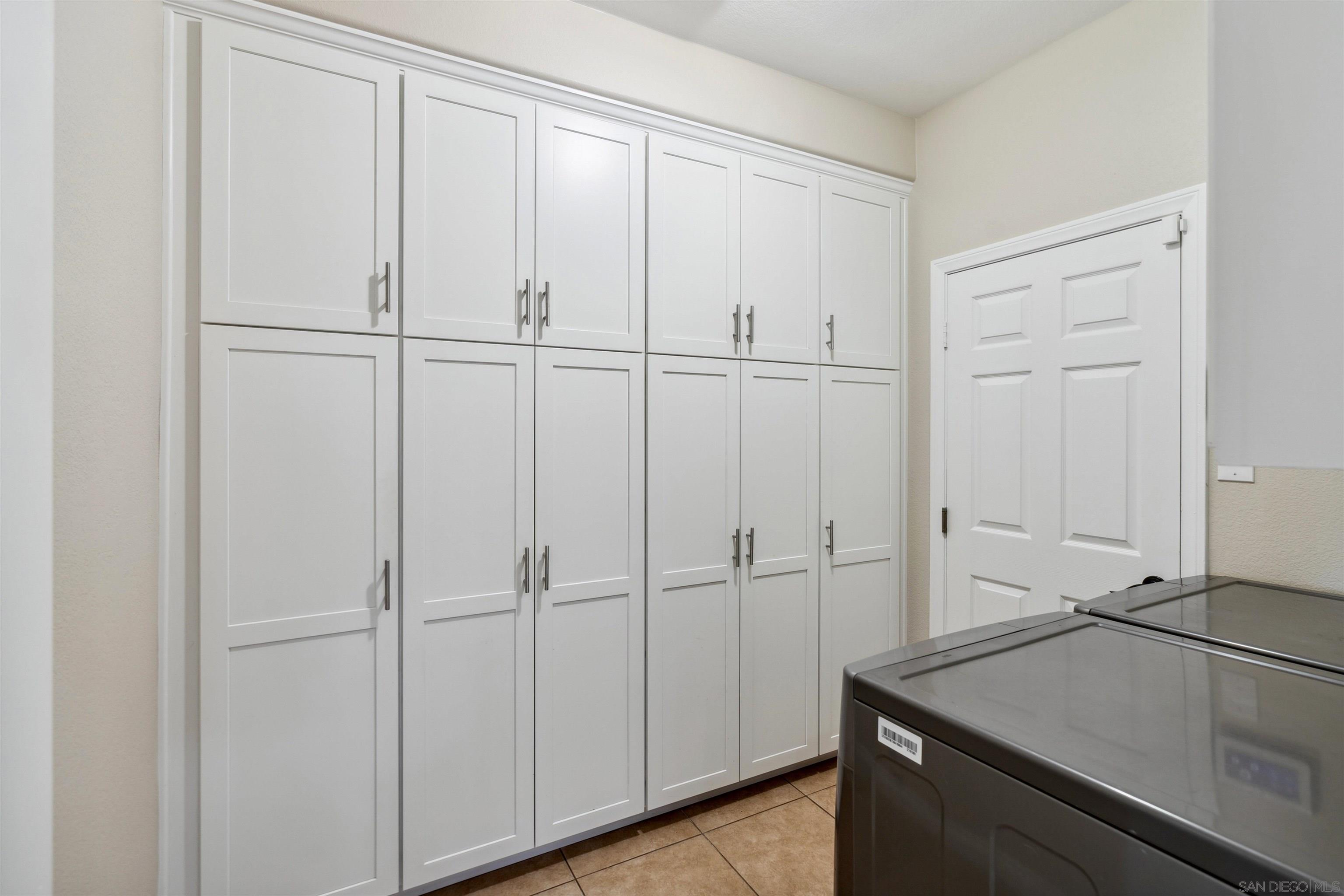 Detail Gallery Image 16 of 47 For 401 S Vine St, Escondido,  CA 92025 - 5 Beds | 3/1 Baths