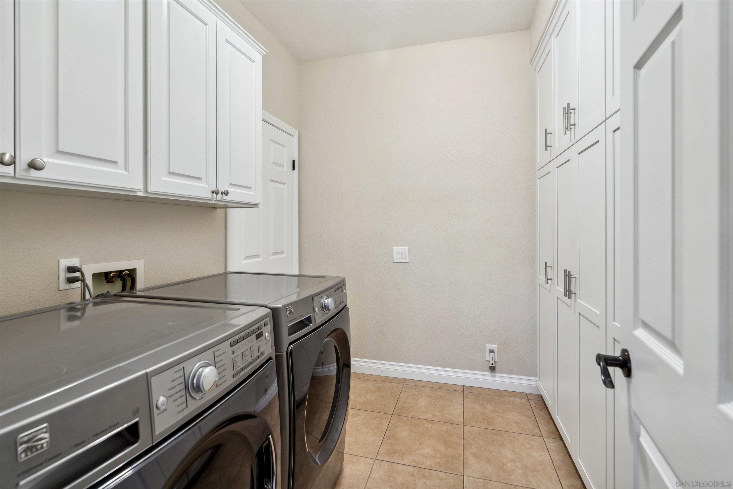 Detail Gallery Image 17 of 47 For 401 S Vine St, Escondido,  CA 92025 - 5 Beds | 3/1 Baths