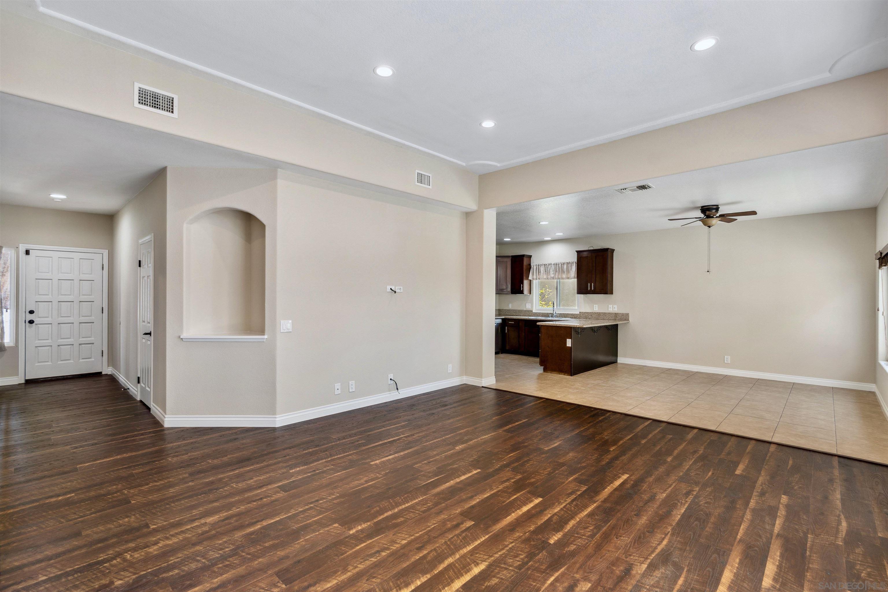 Detail Gallery Image 10 of 47 For 401 S Vine St, Escondido,  CA 92025 - 5 Beds | 3/1 Baths