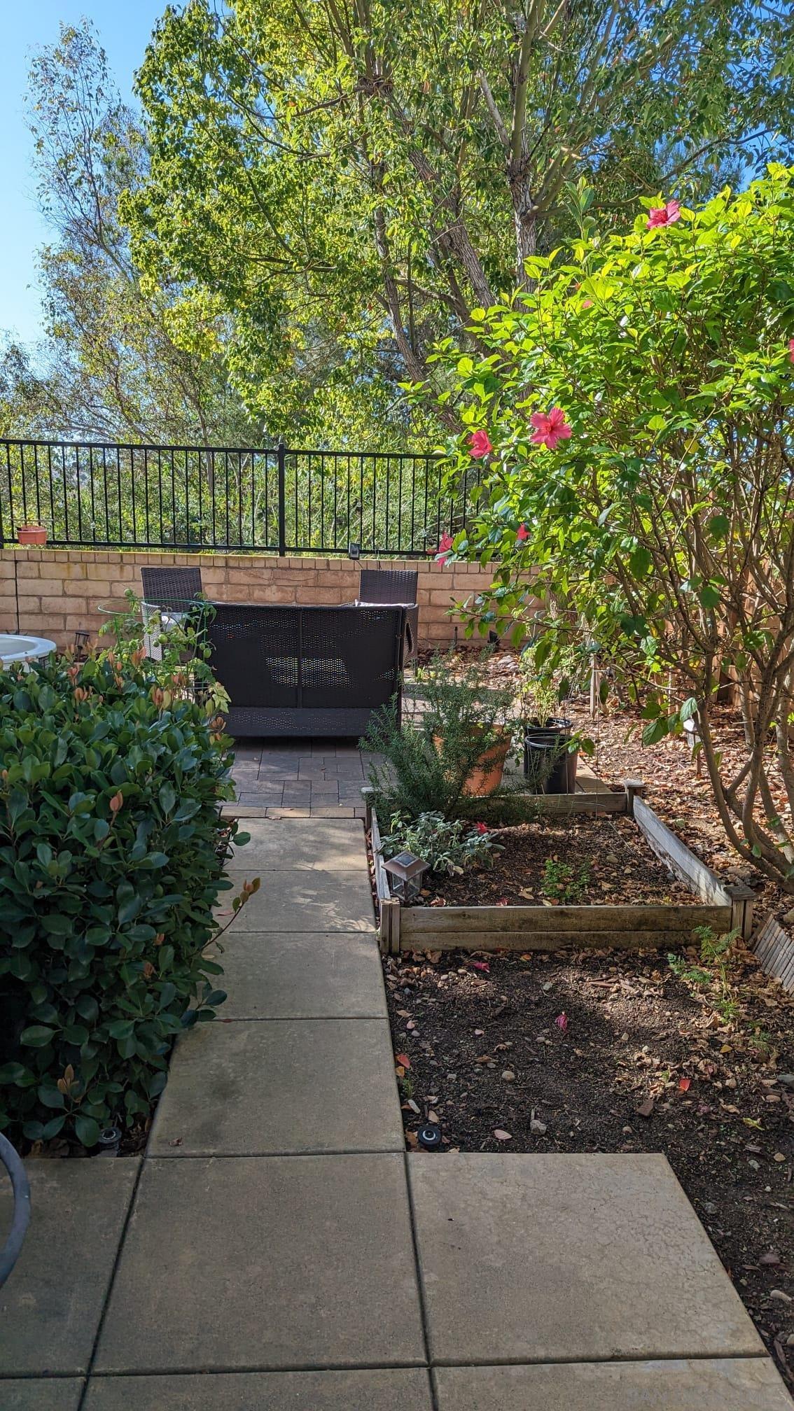 Detail Gallery Image 2 of 14 For 9408  Questa Pointe, San Diego,  CA 92126 - 4 Beds | 3 Baths